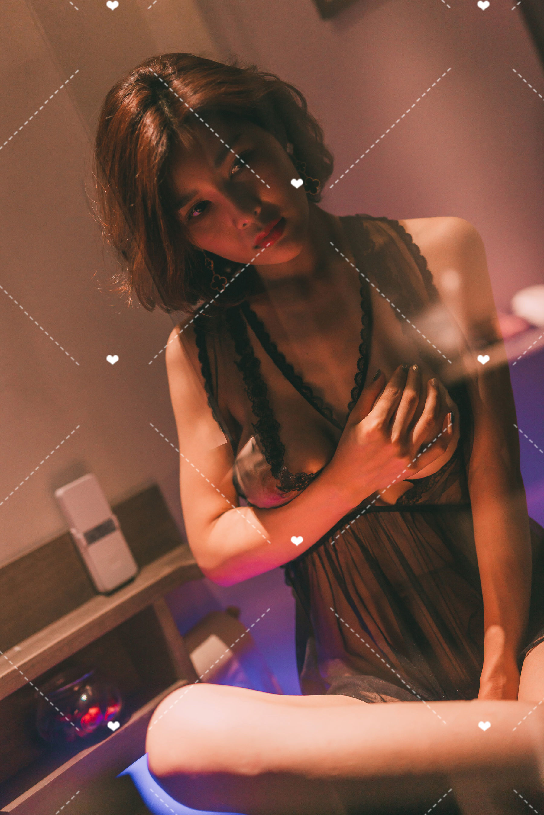 闫盼盼 2018年7月写真《透视》 [33P]