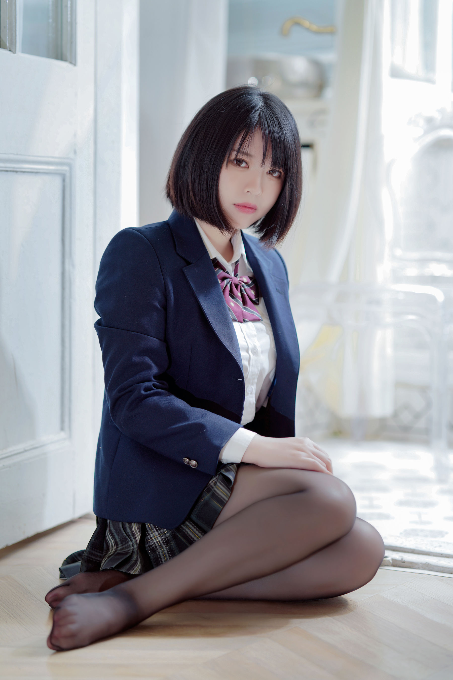 半半子 – 彼女の制服姿が好き [54P]