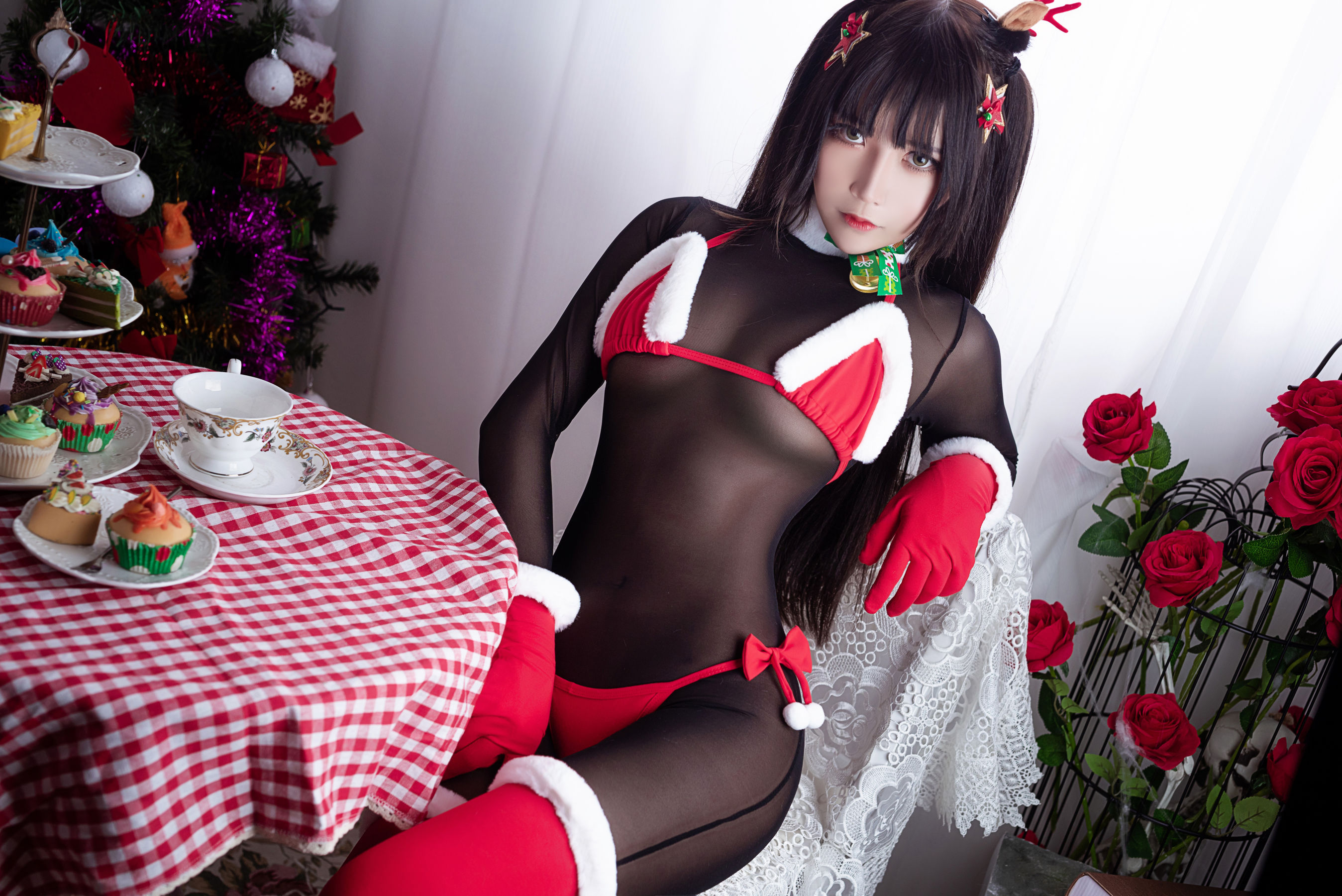 二次元妹子抱走莫子aa 连体黑丝圣诞比基尼 [30P]