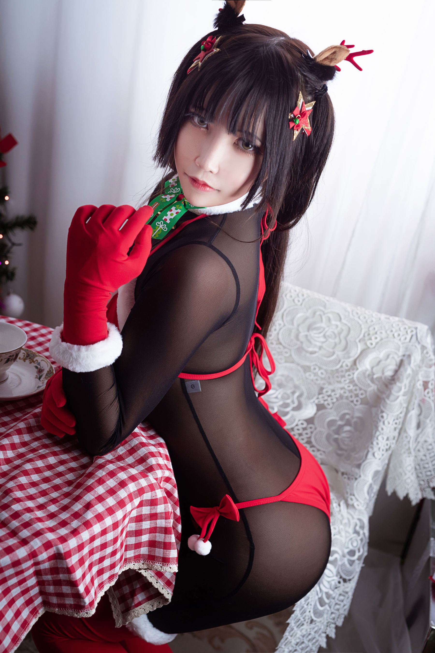 二次元妹子抱走莫子aa 连体黑丝圣诞比基尼 [30P]