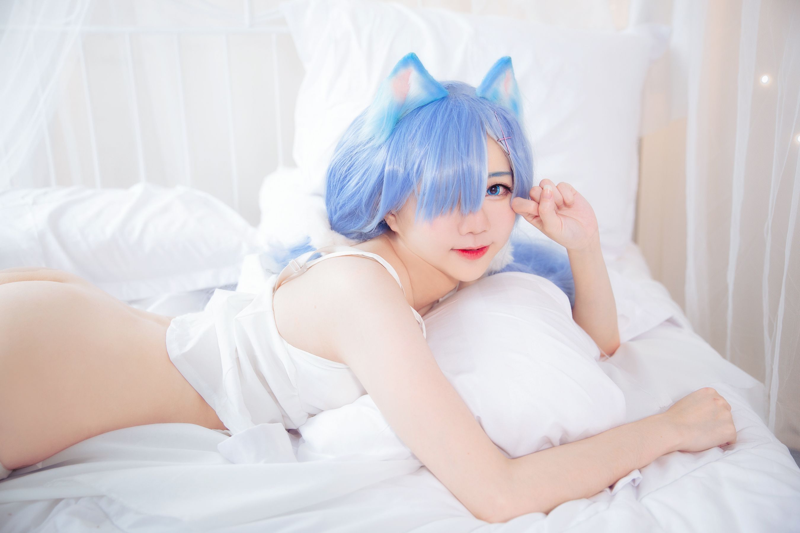 Sally Dorasnow – Rem White Kitty [49P]