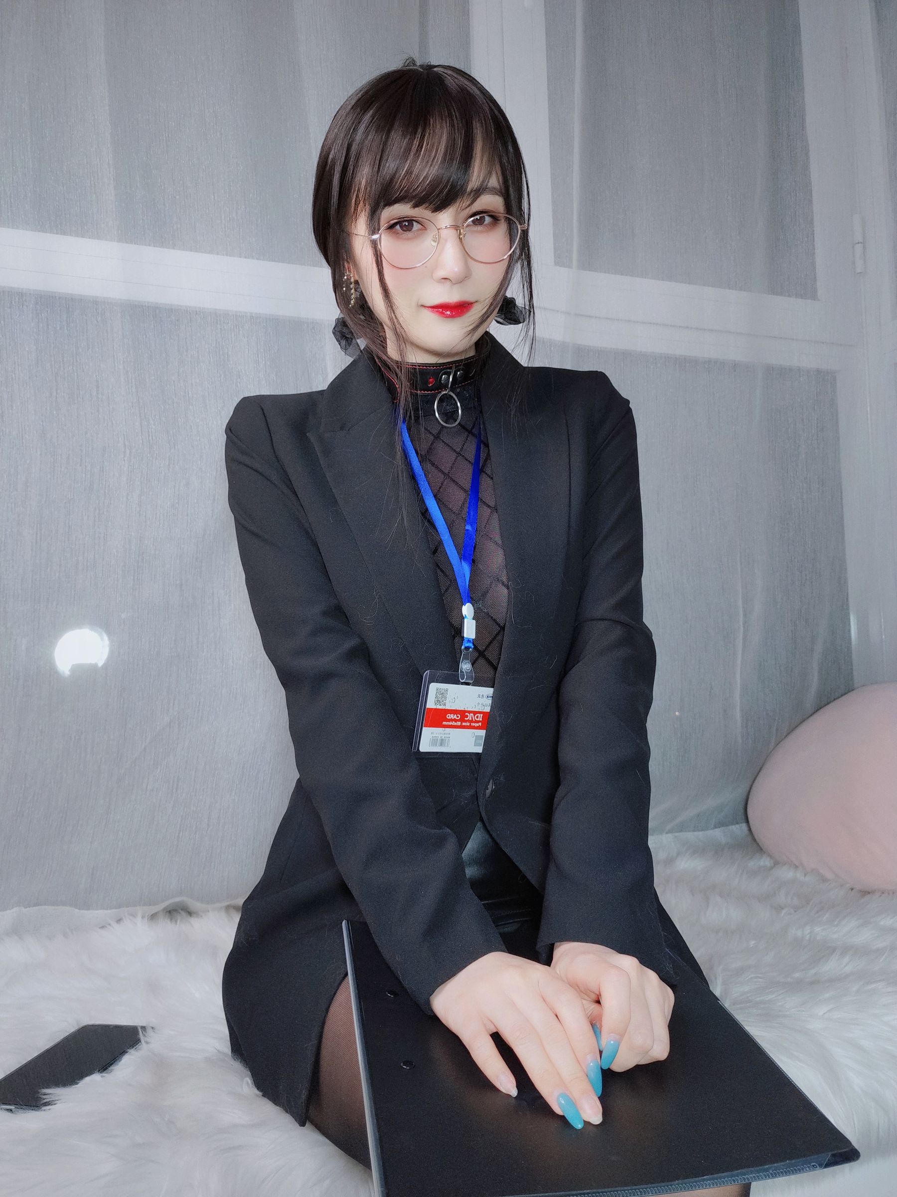 Coser小姐姐白银 – 黑丝情趣 [128P]