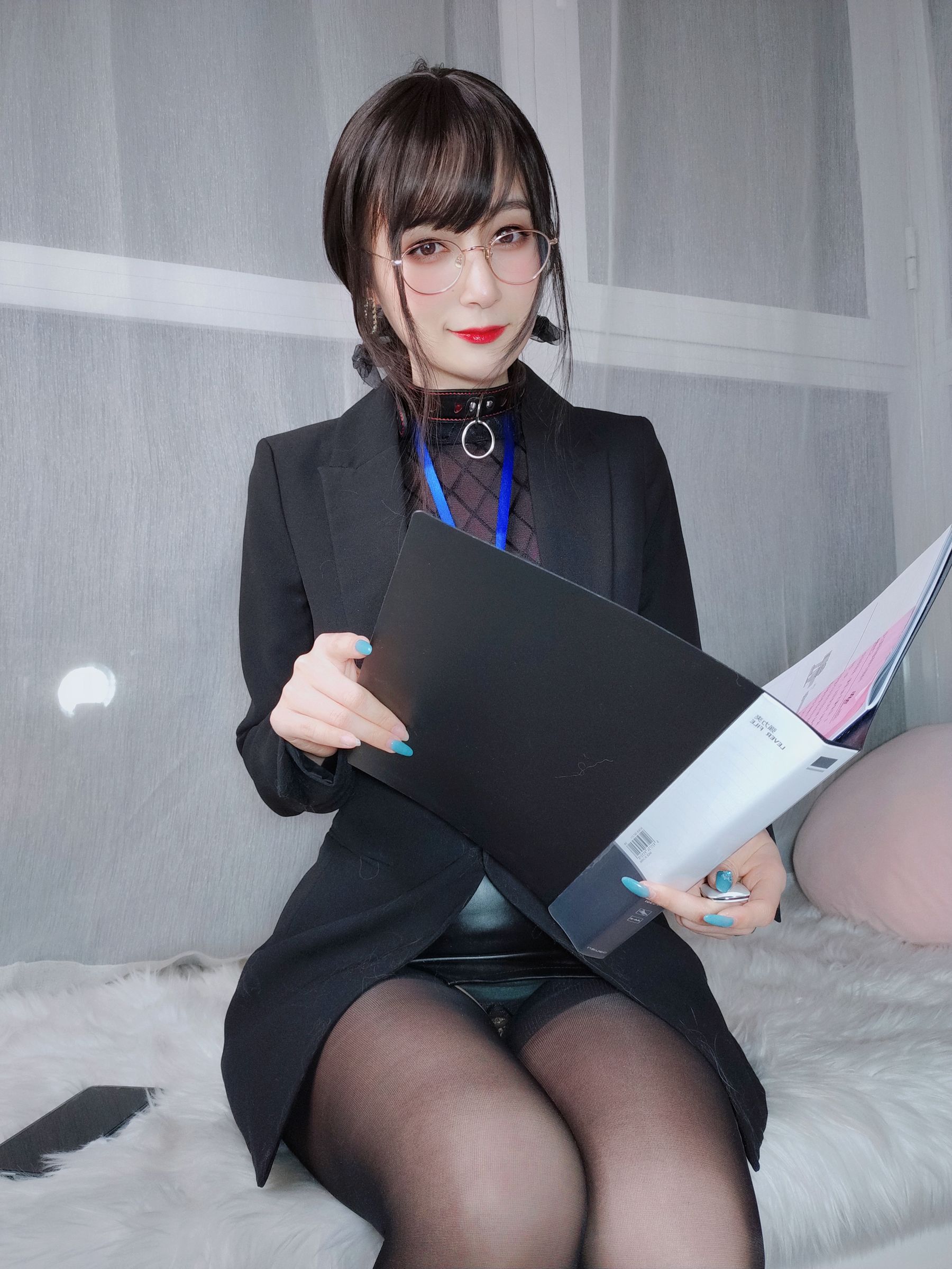 Coser小姐姐白银 – 黑丝情趣 [128P]