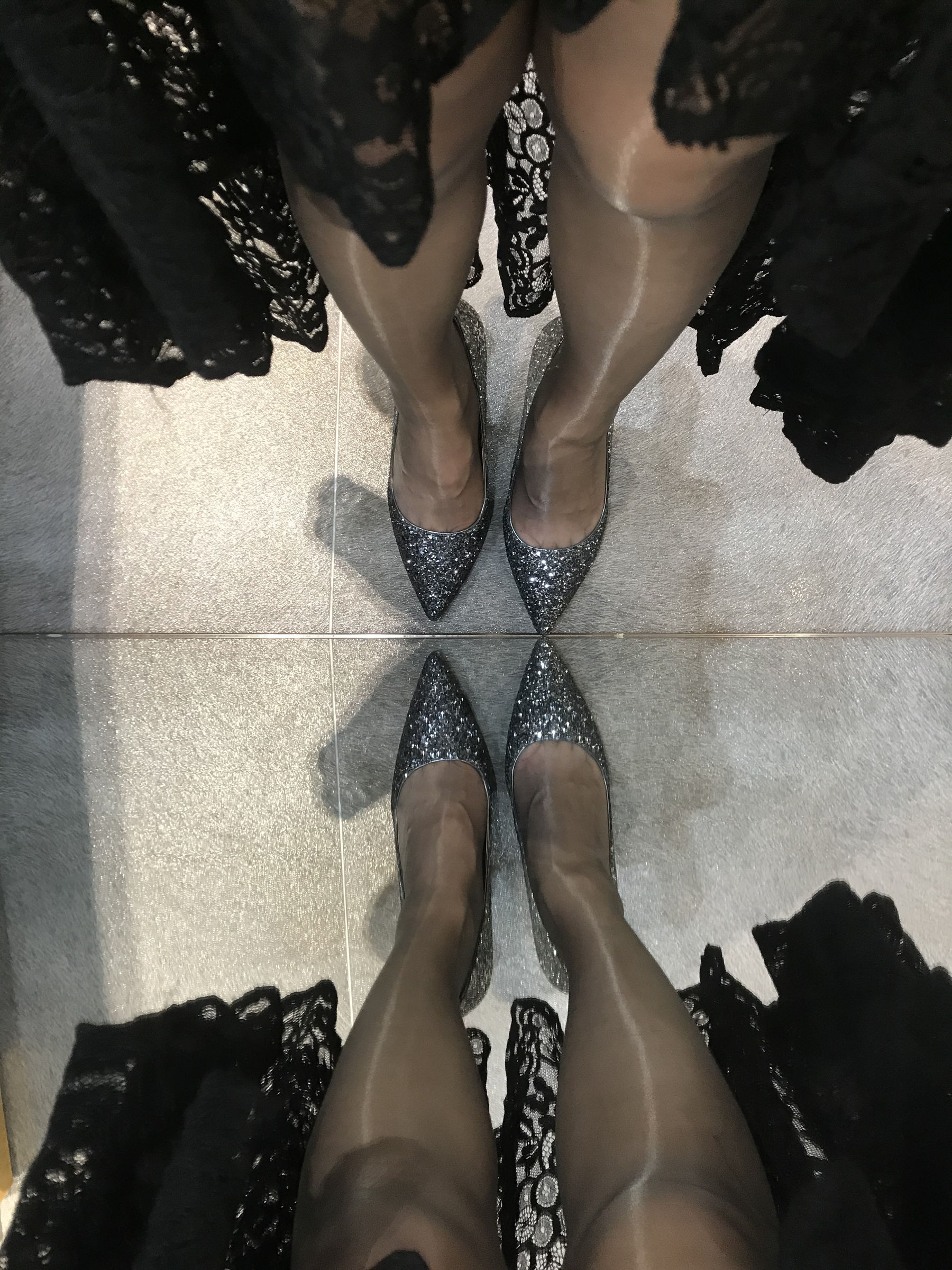 丝足博主麋鹿_Monroe 2020.05.14 名媛黑丝 [32P]