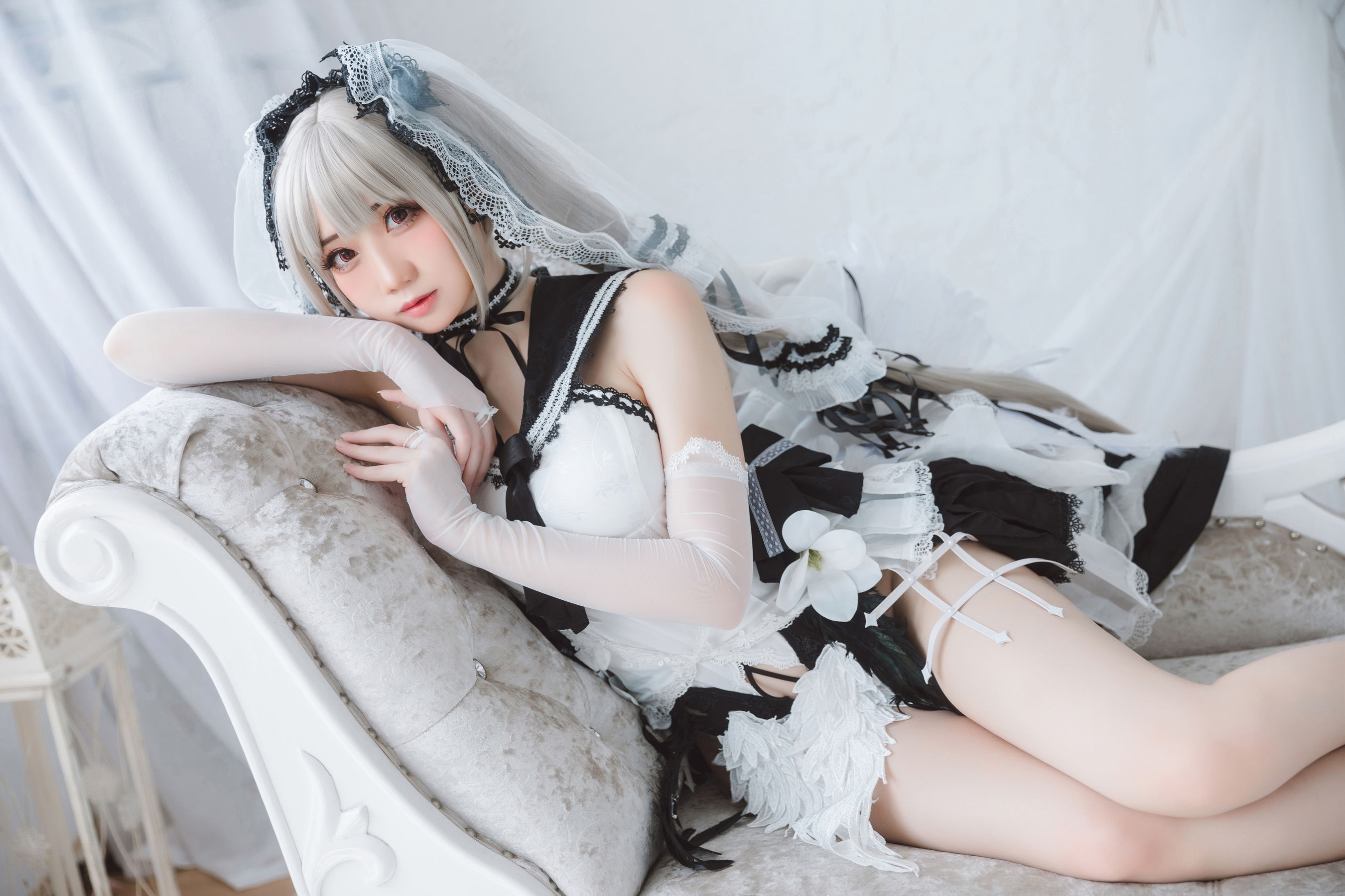 焖焖碳 – 可畏礼服 [33P]