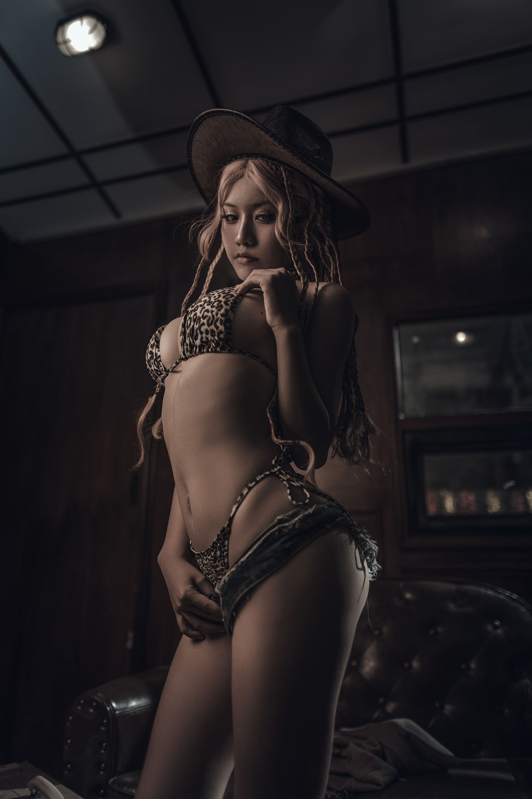 一笑芳香沁写真 – 牛仔 [22P]