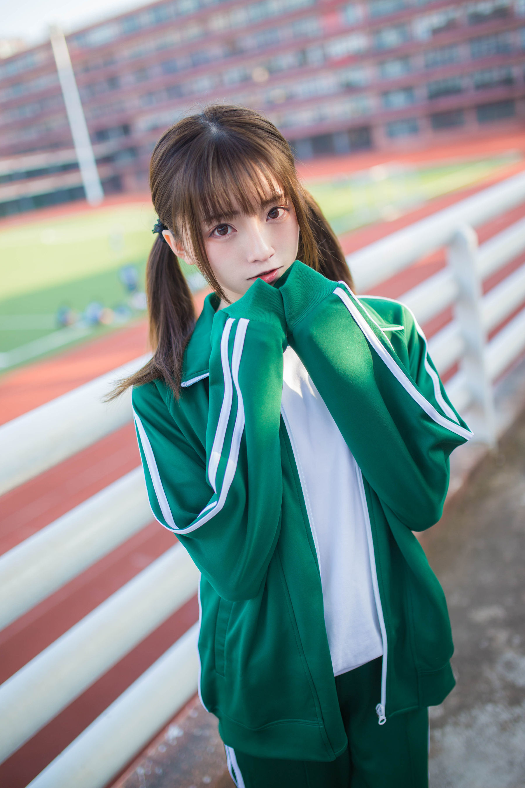 动漫博主Kitaro_绮太郎 绿色运动服女孩 [18P]