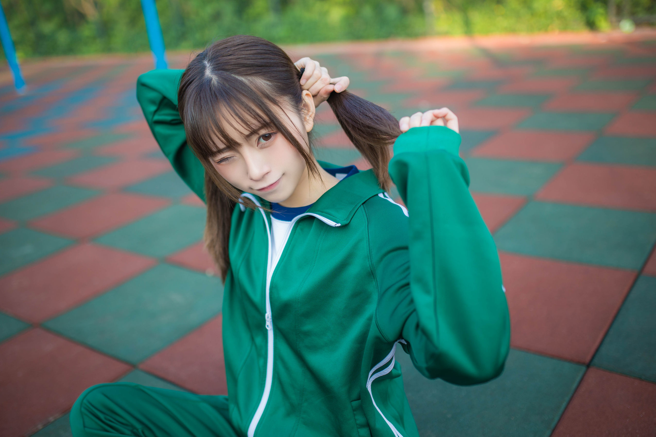 动漫博主Kitaro_绮太郎 绿色运动服女孩 [18P]