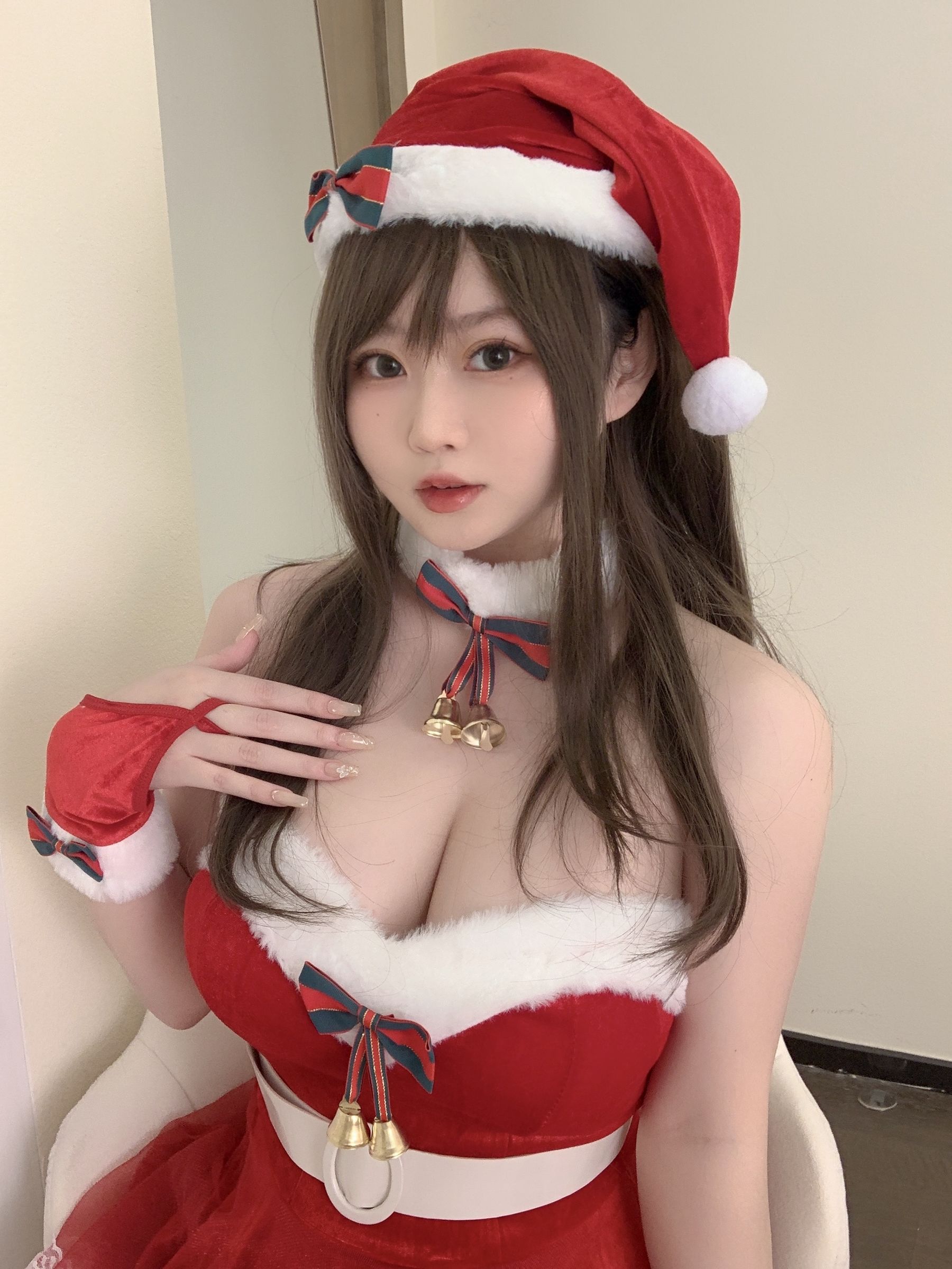 蜜桃少女是依酱呀 – 2021圣诞特辑 [58P]