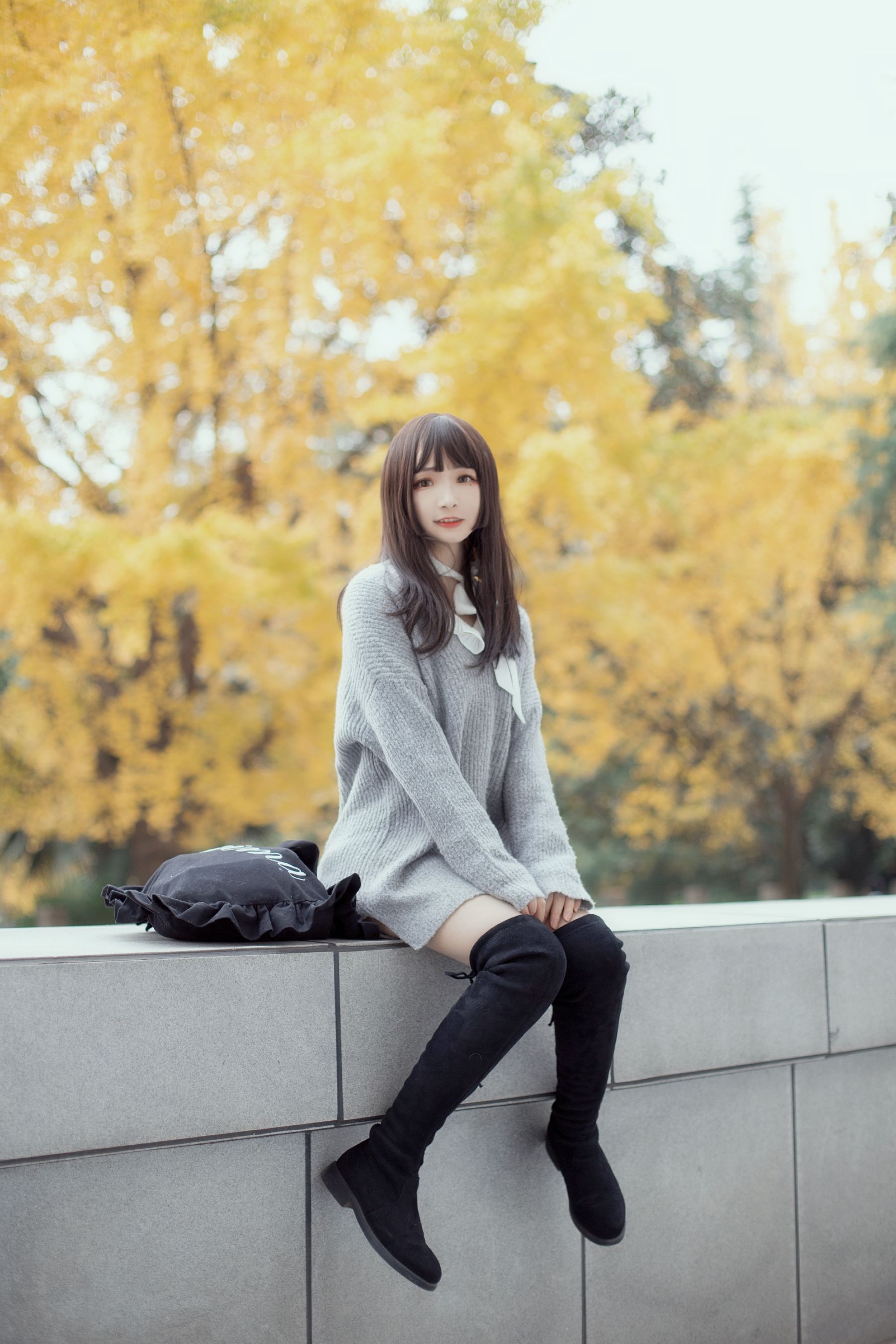 [Cosplay写真] 二次元美女古川kagura – 银杏树下 [21P]