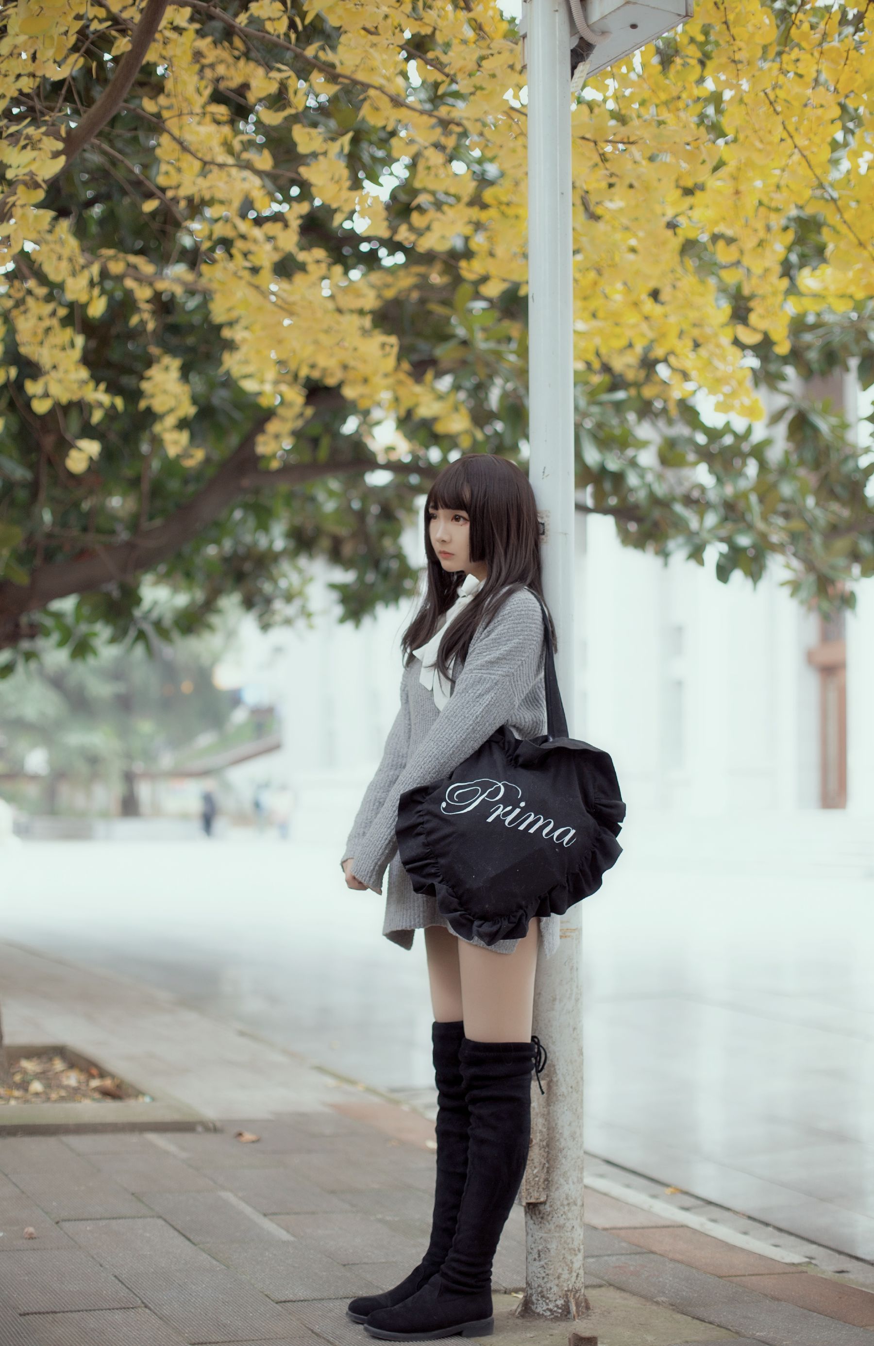 [Cosplay写真] 二次元美女古川kagura – 银杏树下 [21P]