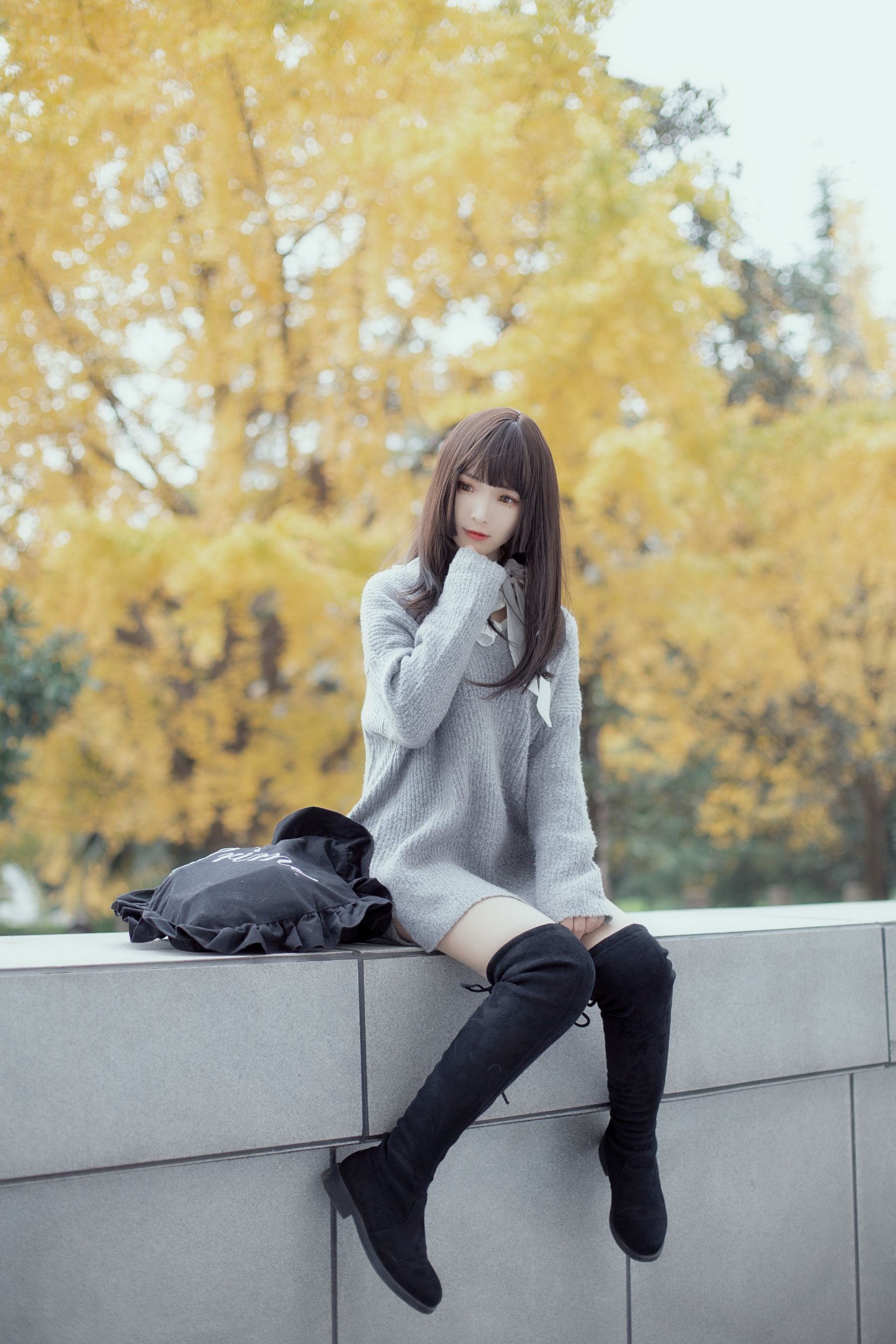 [Cosplay写真] 二次元美女古川kagura – 银杏树下 [21P]