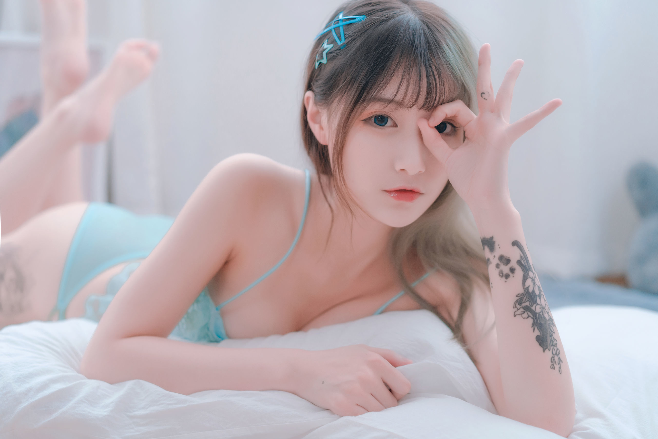 动漫博主铁板烧鬼舞w – 露背 [20P]