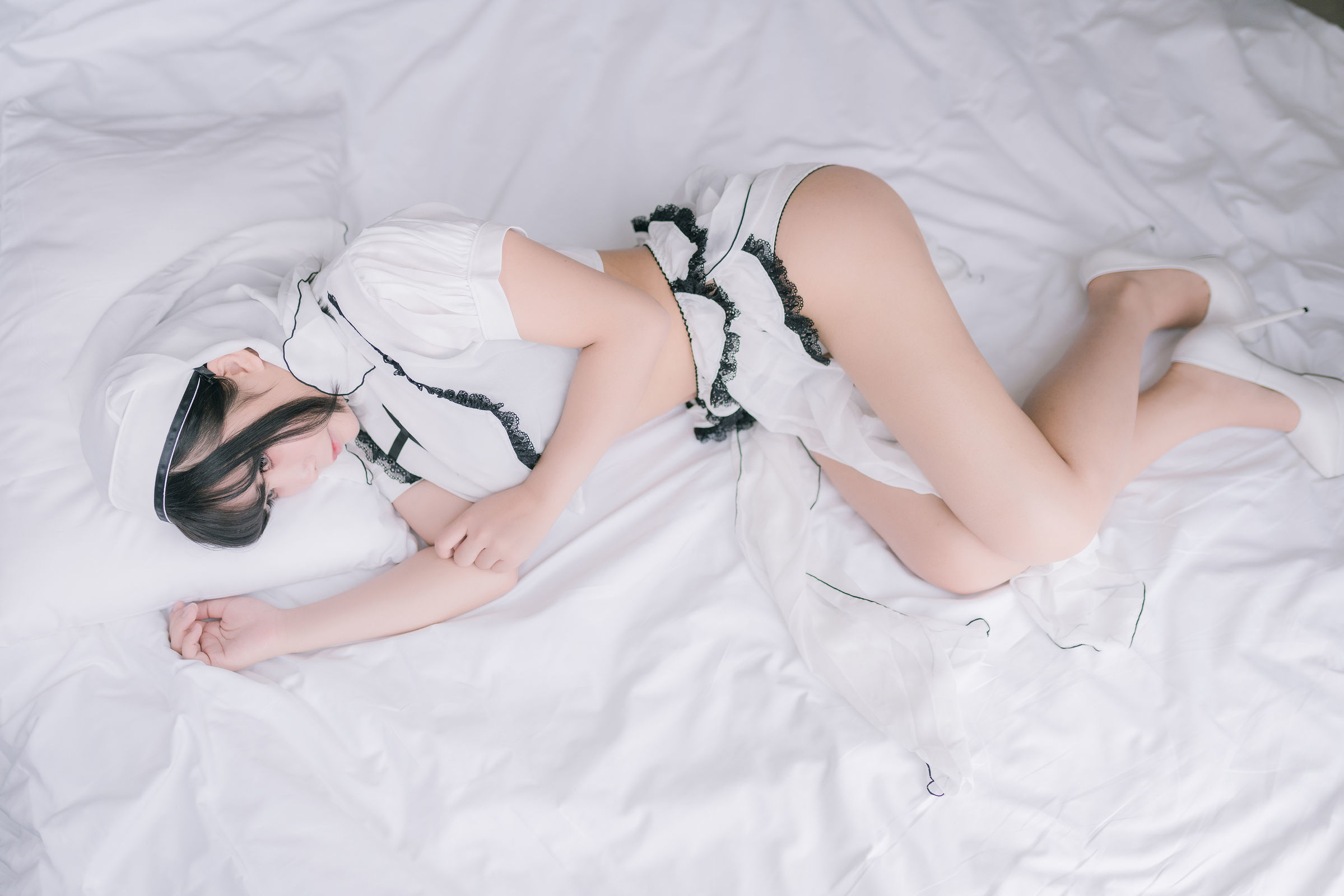 [萝莉COS] 二次元妹子抱走莫子aa – 纯白修女 [42P]