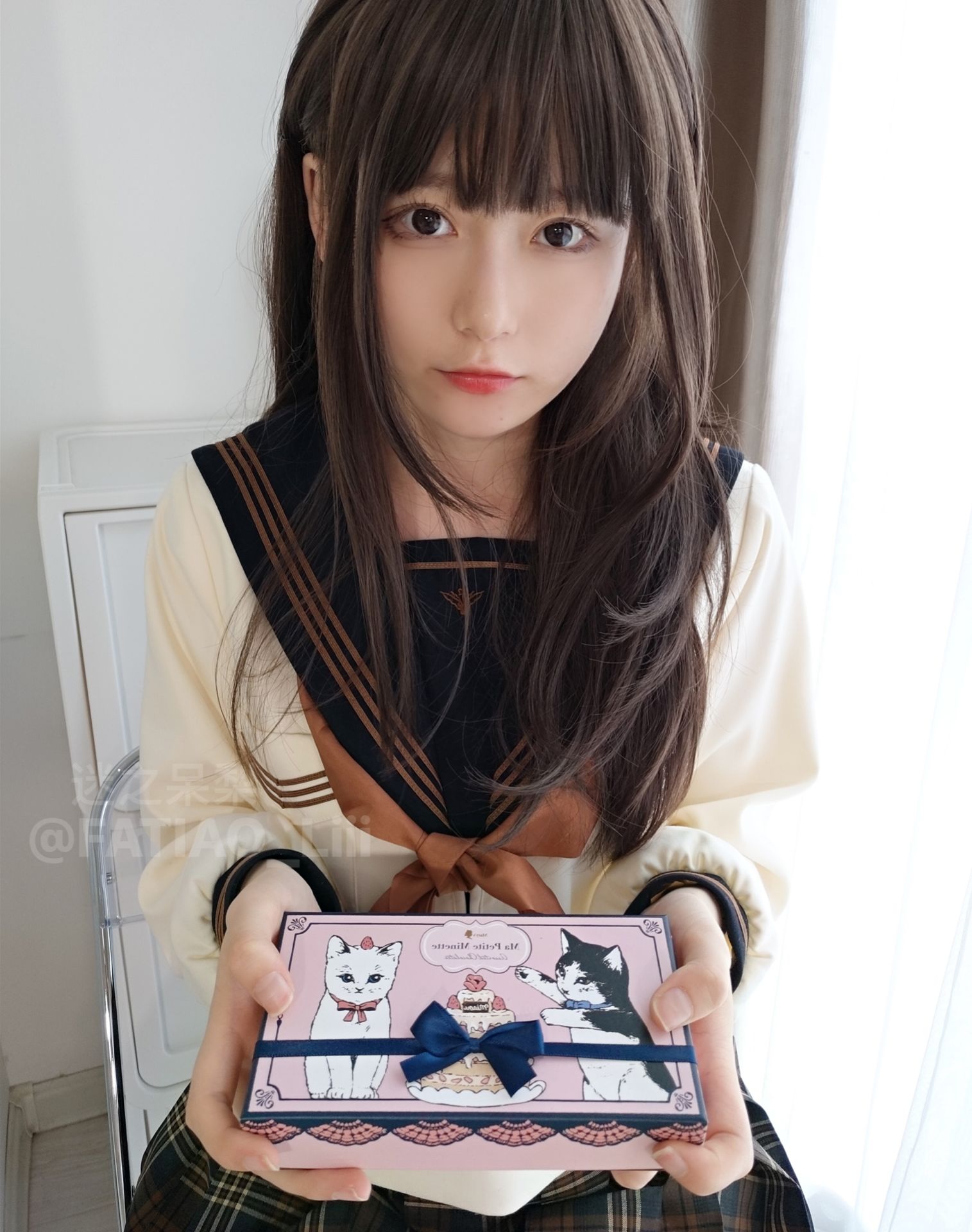 迷之呆梨(发条少女)[fantia] – 黒いタイツをはいている [19P]