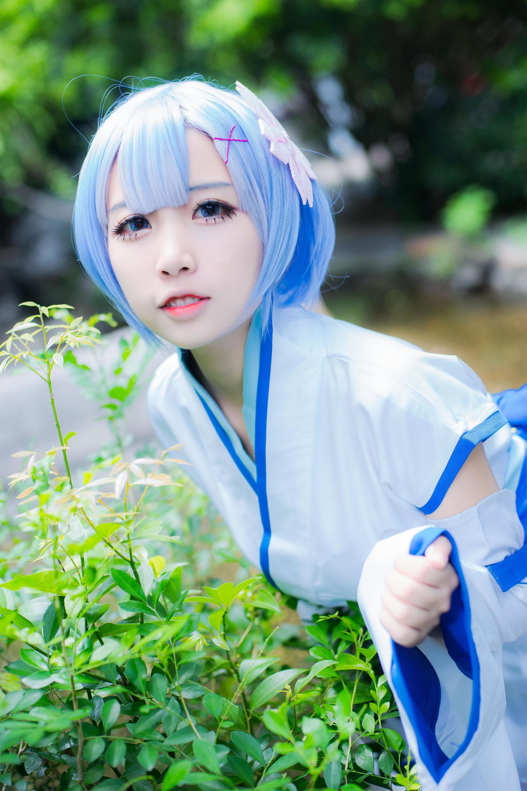 [Cosplay写真] 人气Coser二佐Nisa – 蕾姆幼年 [24P]