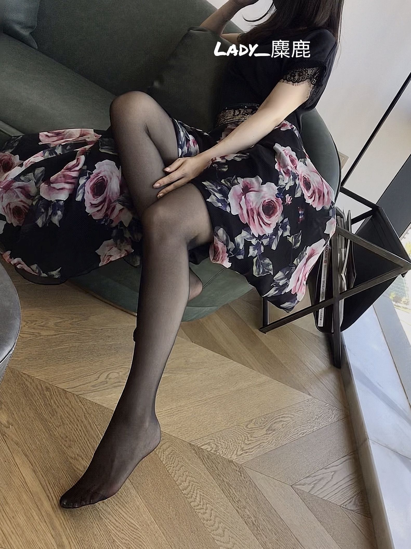 丝足博主麋鹿_Monroe 2020.08.07 奔放牡丹 [11P]