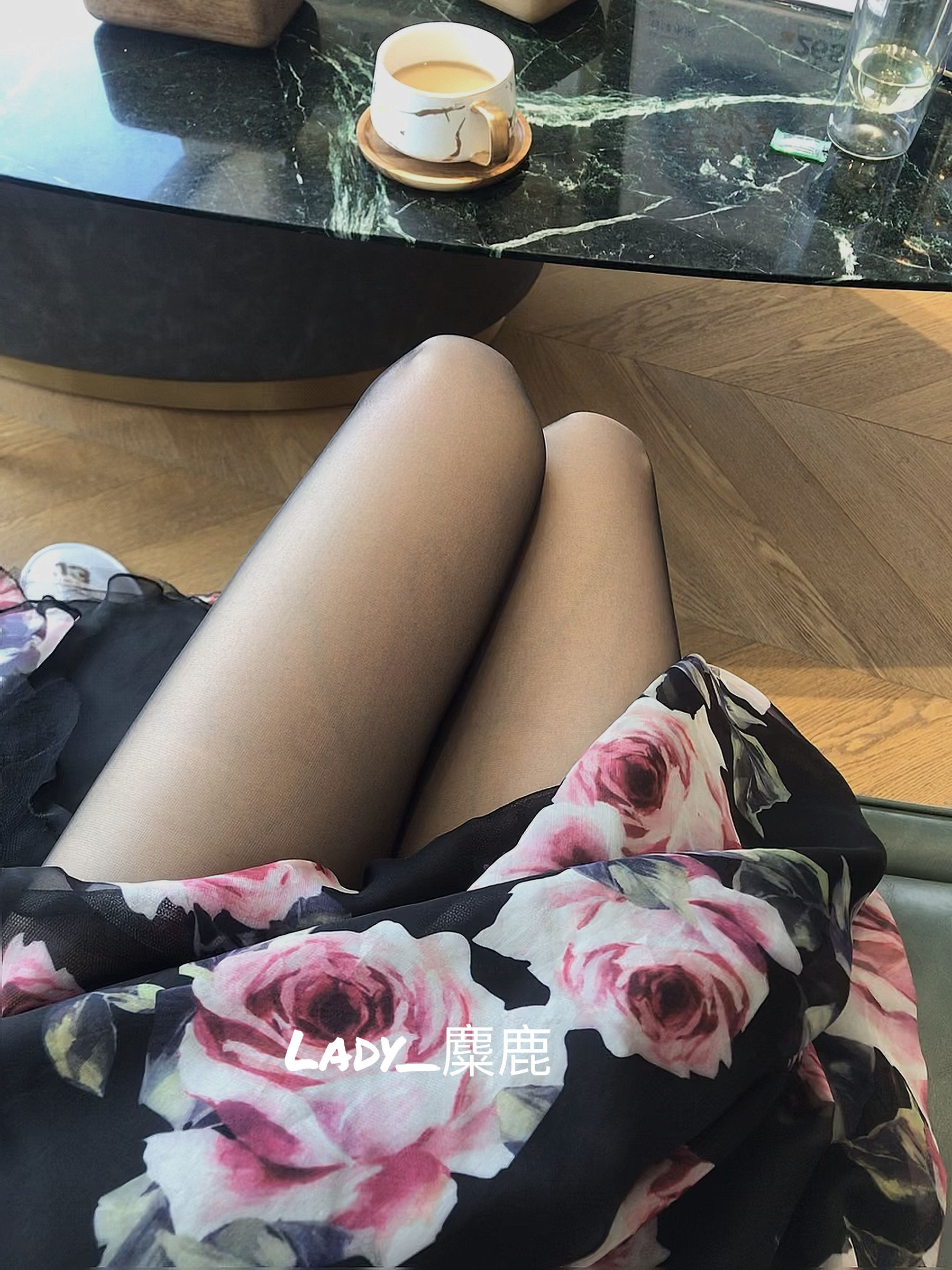 丝足博主麋鹿_Monroe 2020.08.07 奔放牡丹 [11P]