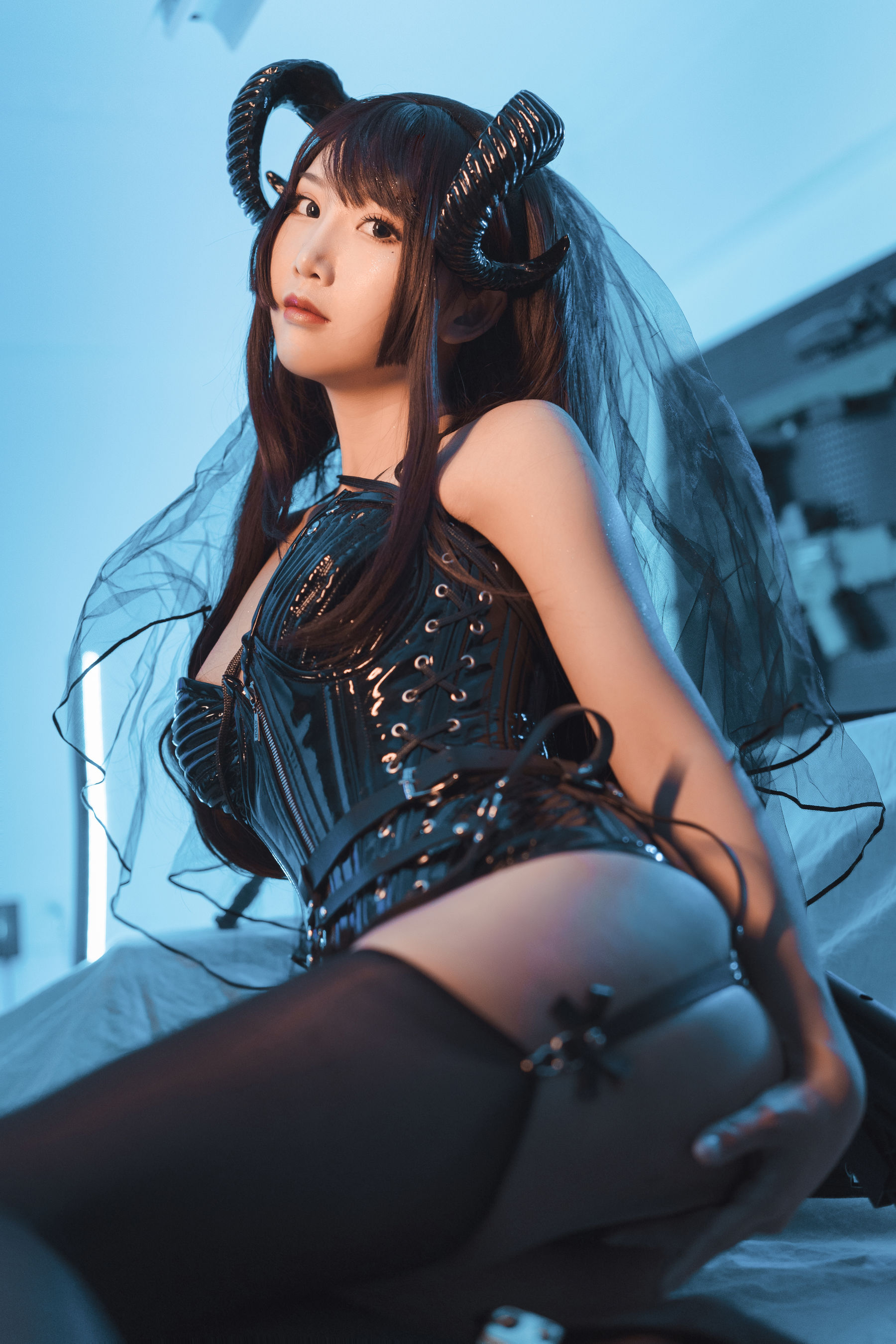 可爱人气Coser面饼仙儿 – 束腰魅魔 [27P]