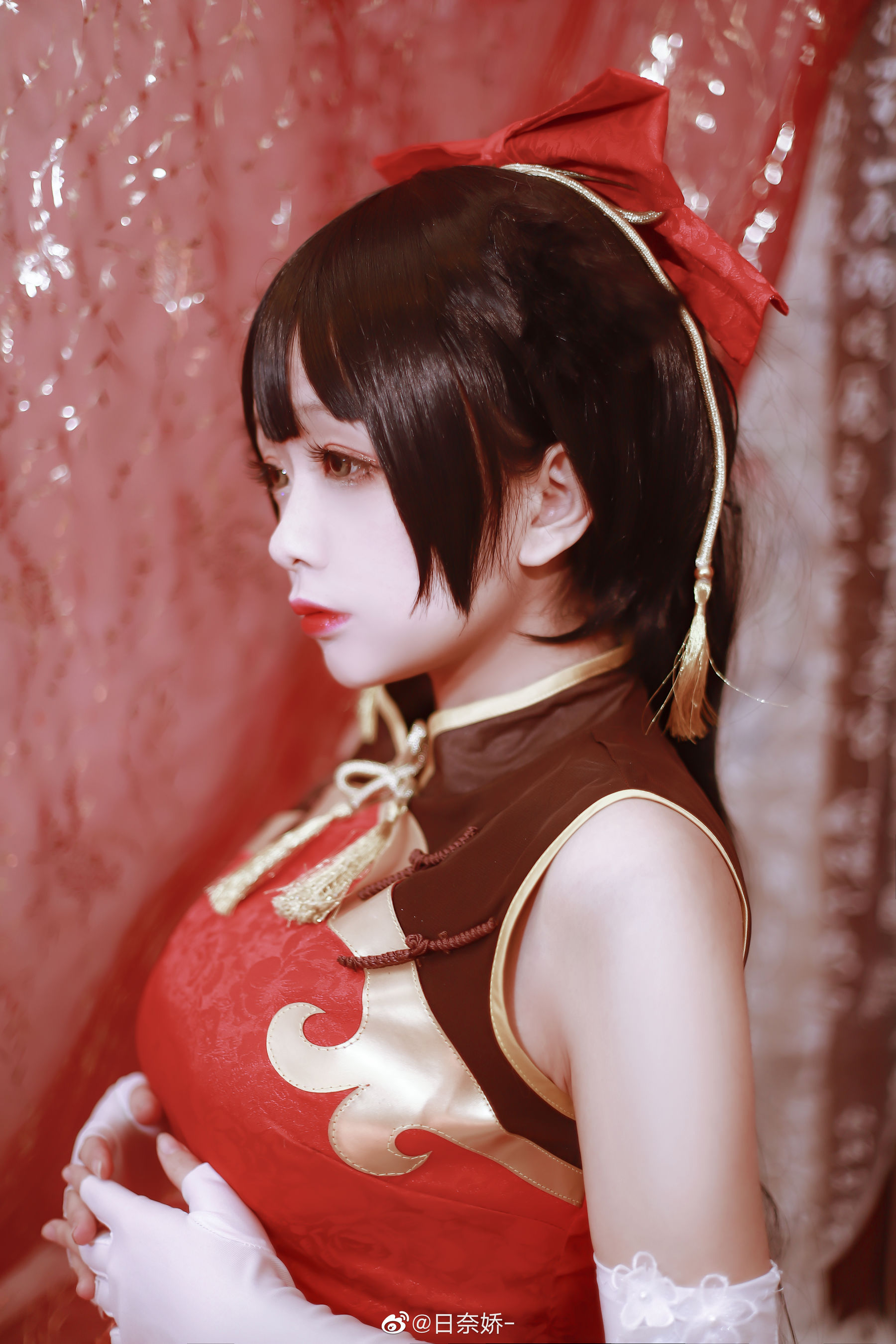 日奈娇 – 高雄獒红+白旗袍 [17P]