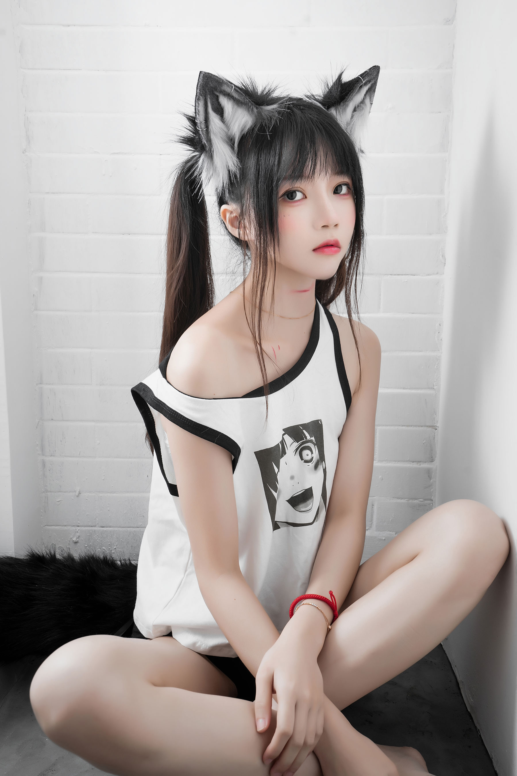 桜桃喵 – 狼崽崽 [60P]