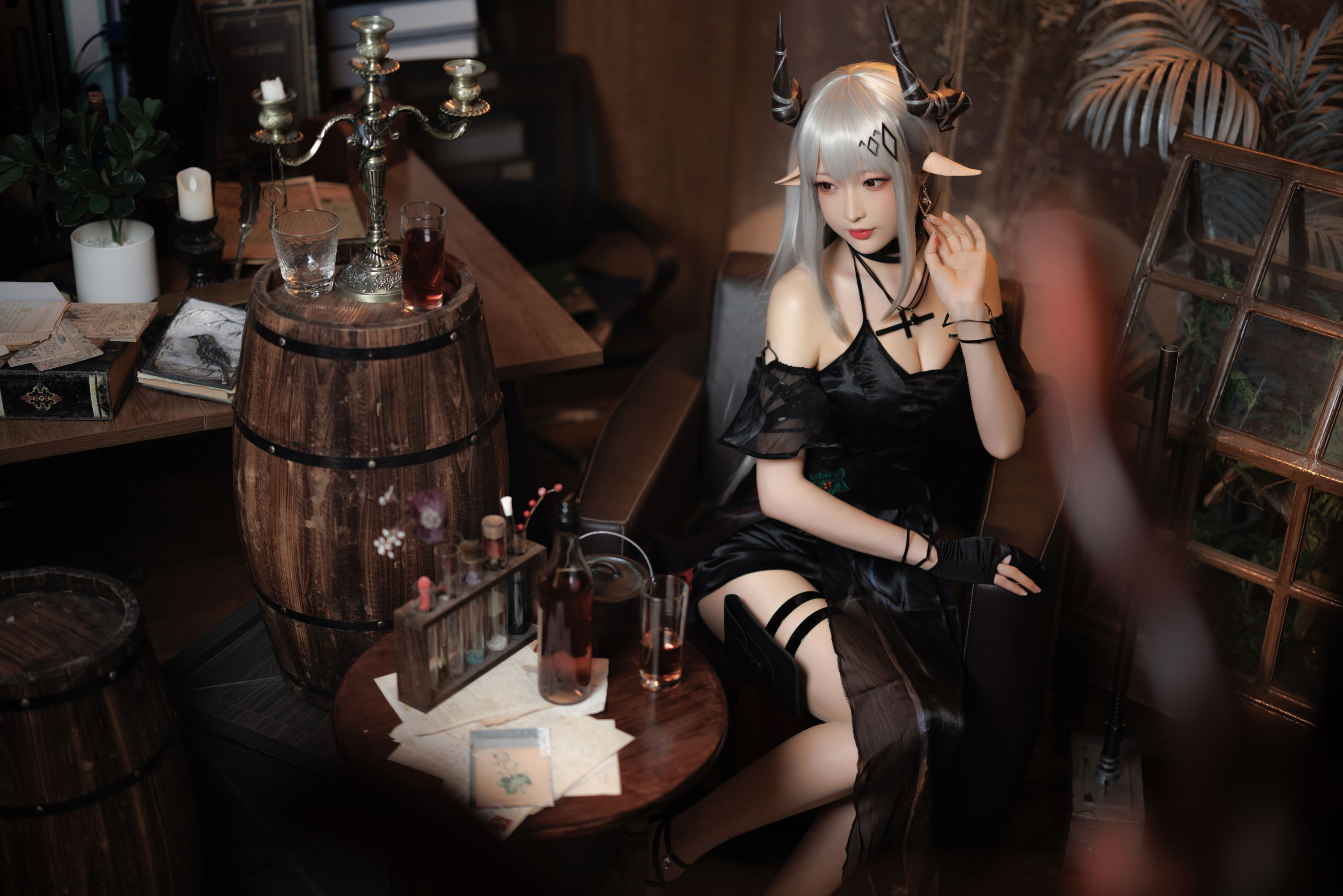 Coser小姐姐南宫 – 泥岩 礼服 [21P]