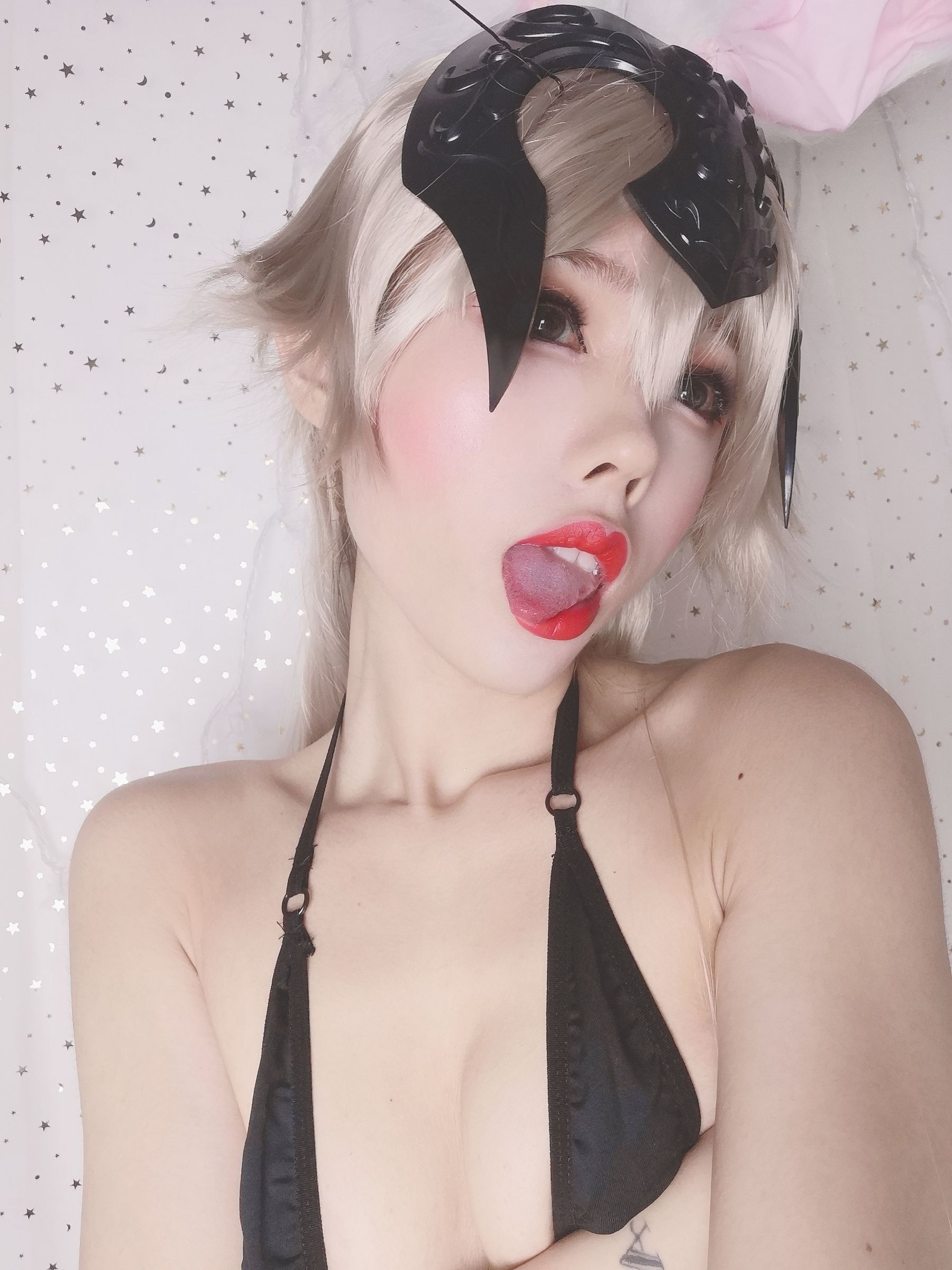 钛合金大粑粑 – 黑贞兔兔 [25P]