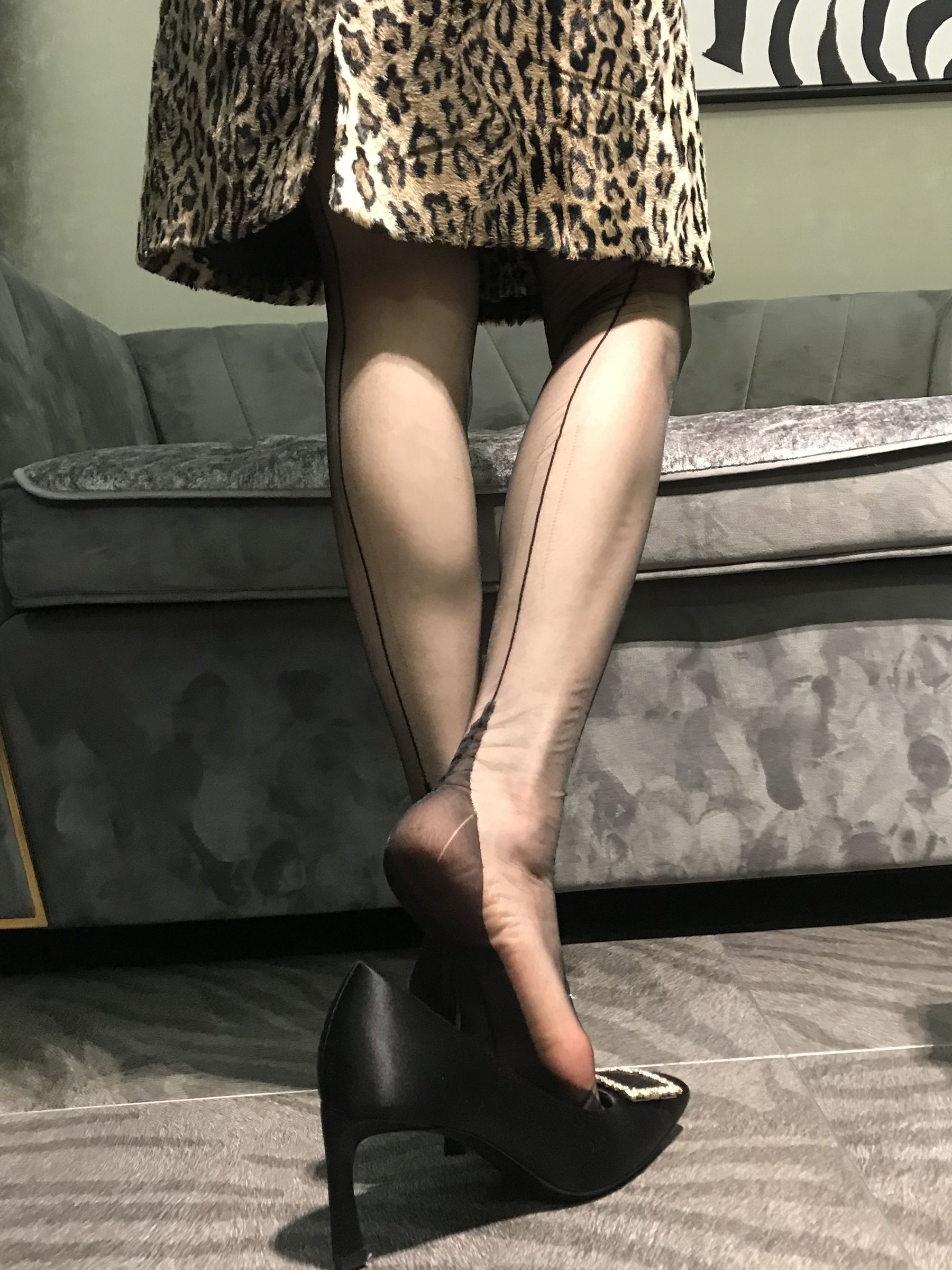 丝足博主麋鹿_Monroe 2020.04.13 皮草丝惑 [52P]