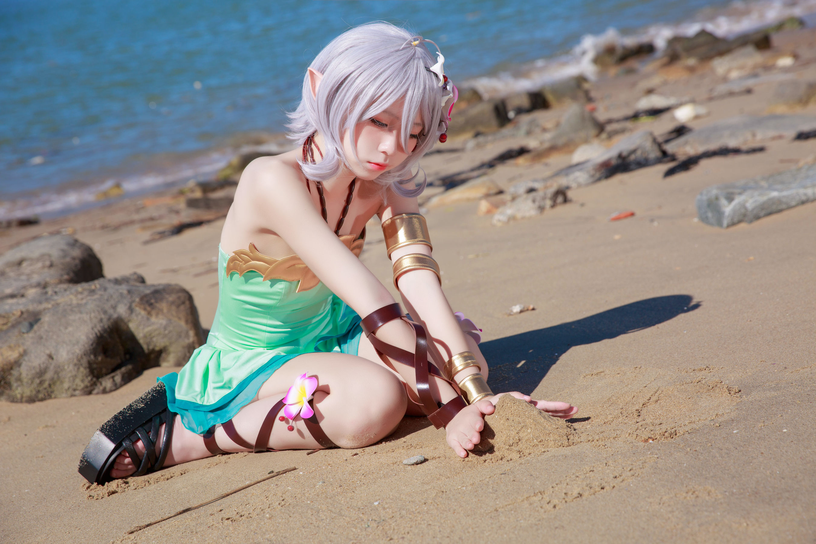 动漫博主G44不会受伤 – 可可萝 泳衣 [11P]