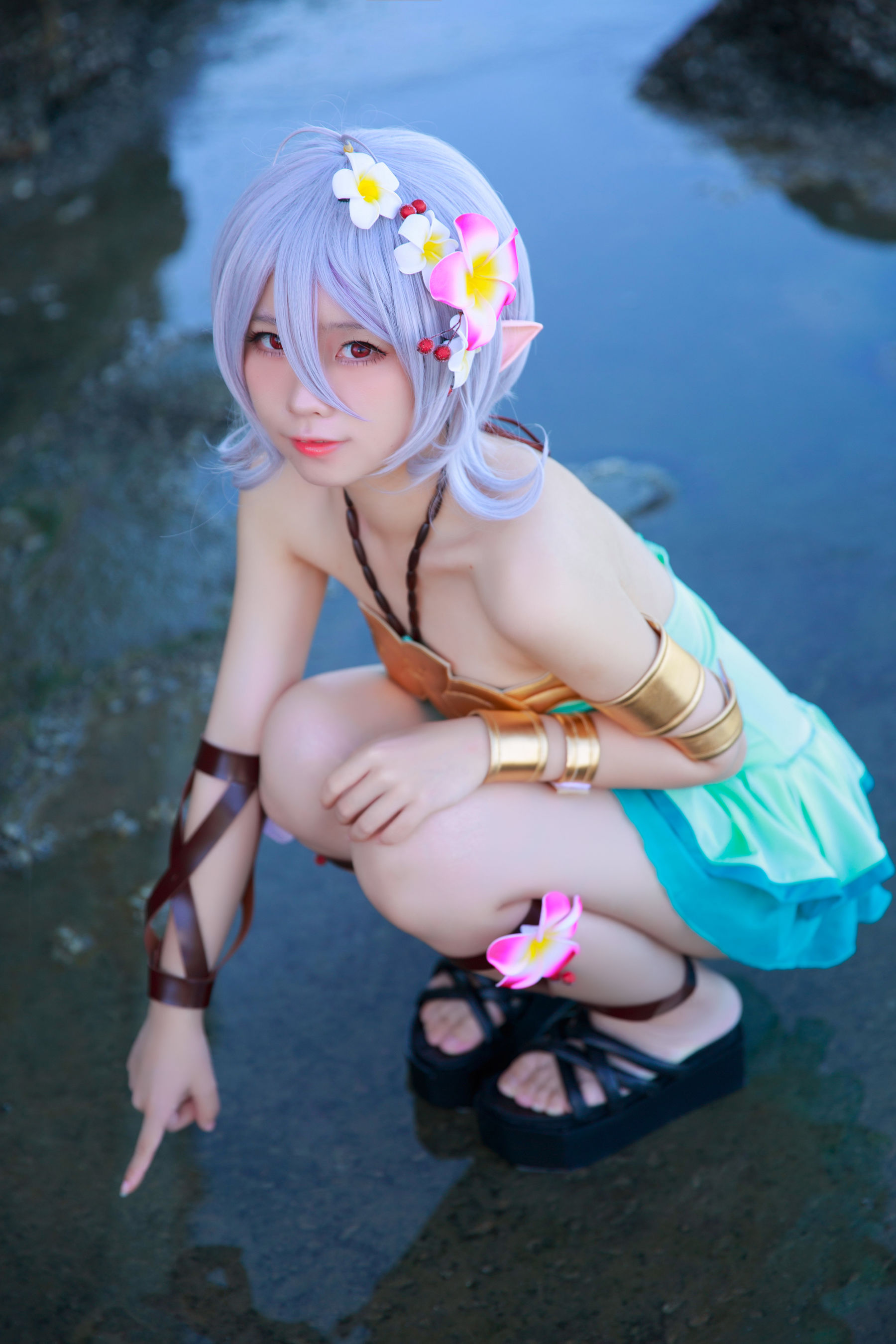 动漫博主G44不会受伤 – 可可萝 泳衣 [11P]