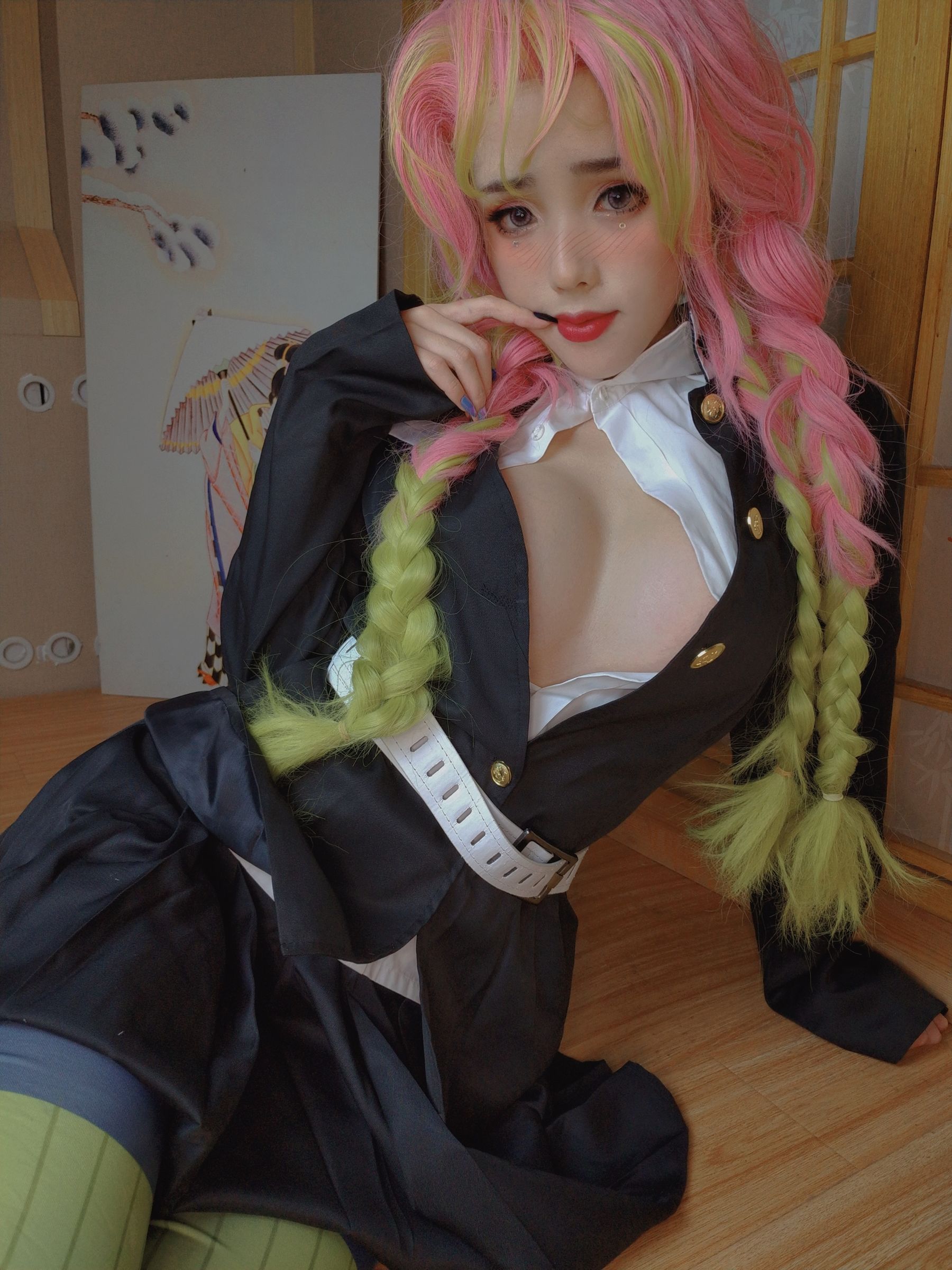 钛合金大粑粑 – 鬼灭之刃 恋柱 [15P]