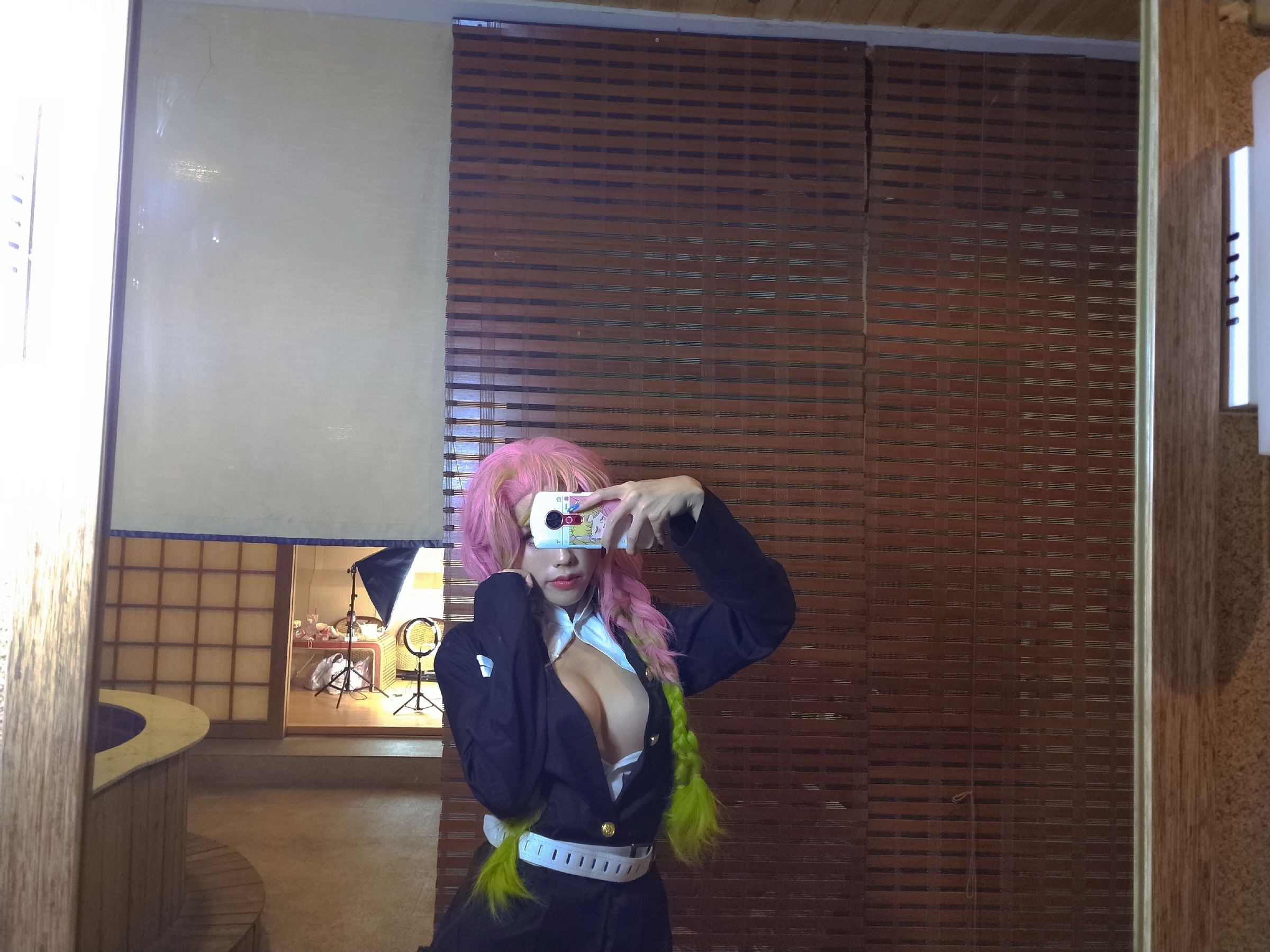 钛合金大粑粑 – 鬼灭之刃 恋柱 [15P]