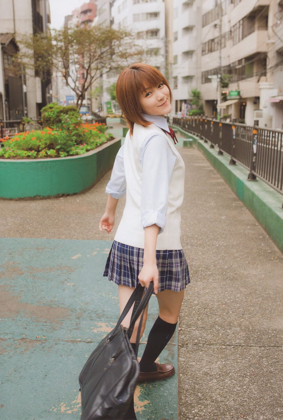 Aika Mitsui 光井愛佳 1stソロ《 愛佳》 [76P]