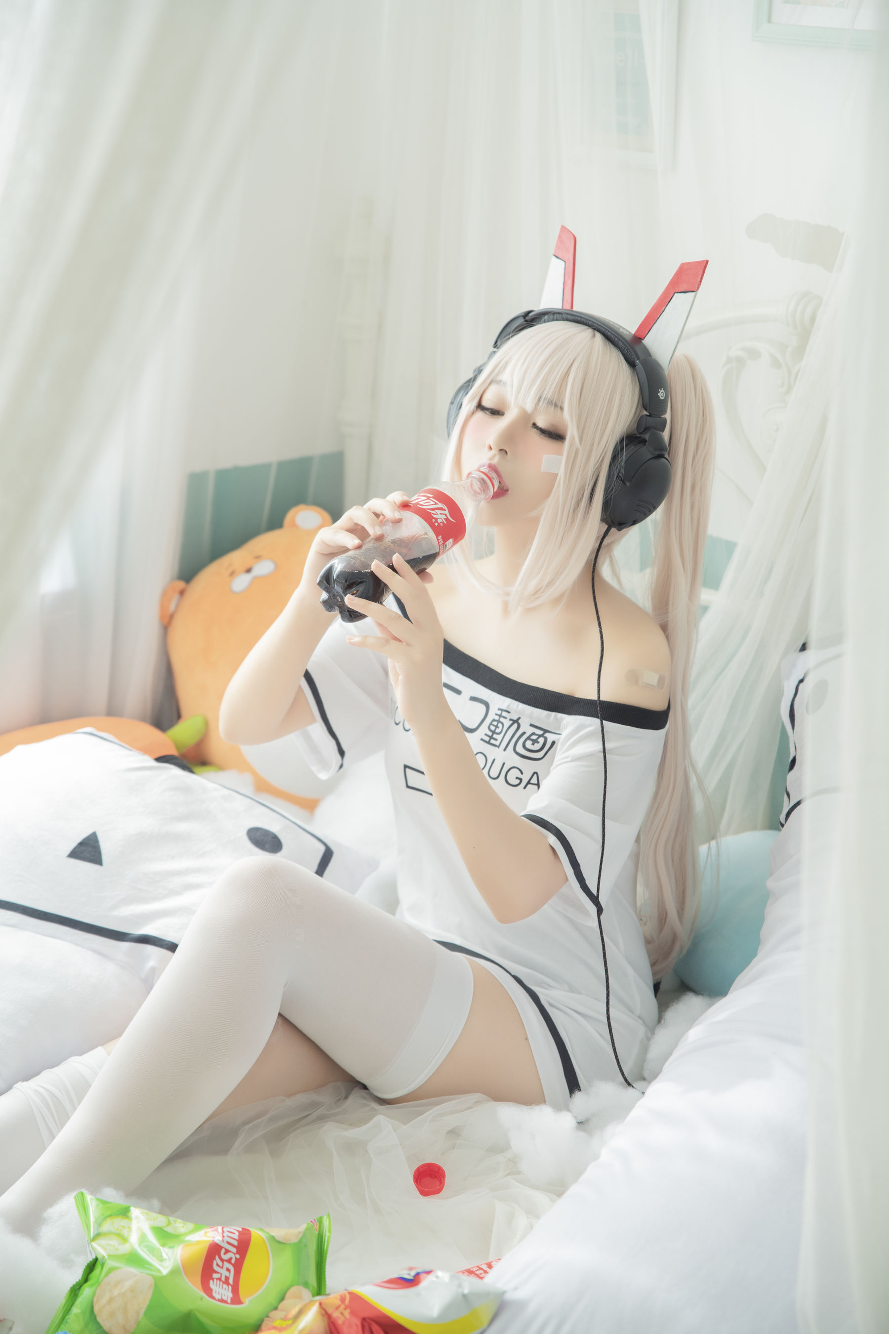 大眼萌妹黑猫猫OvO – 肥宅凌波 [19P]