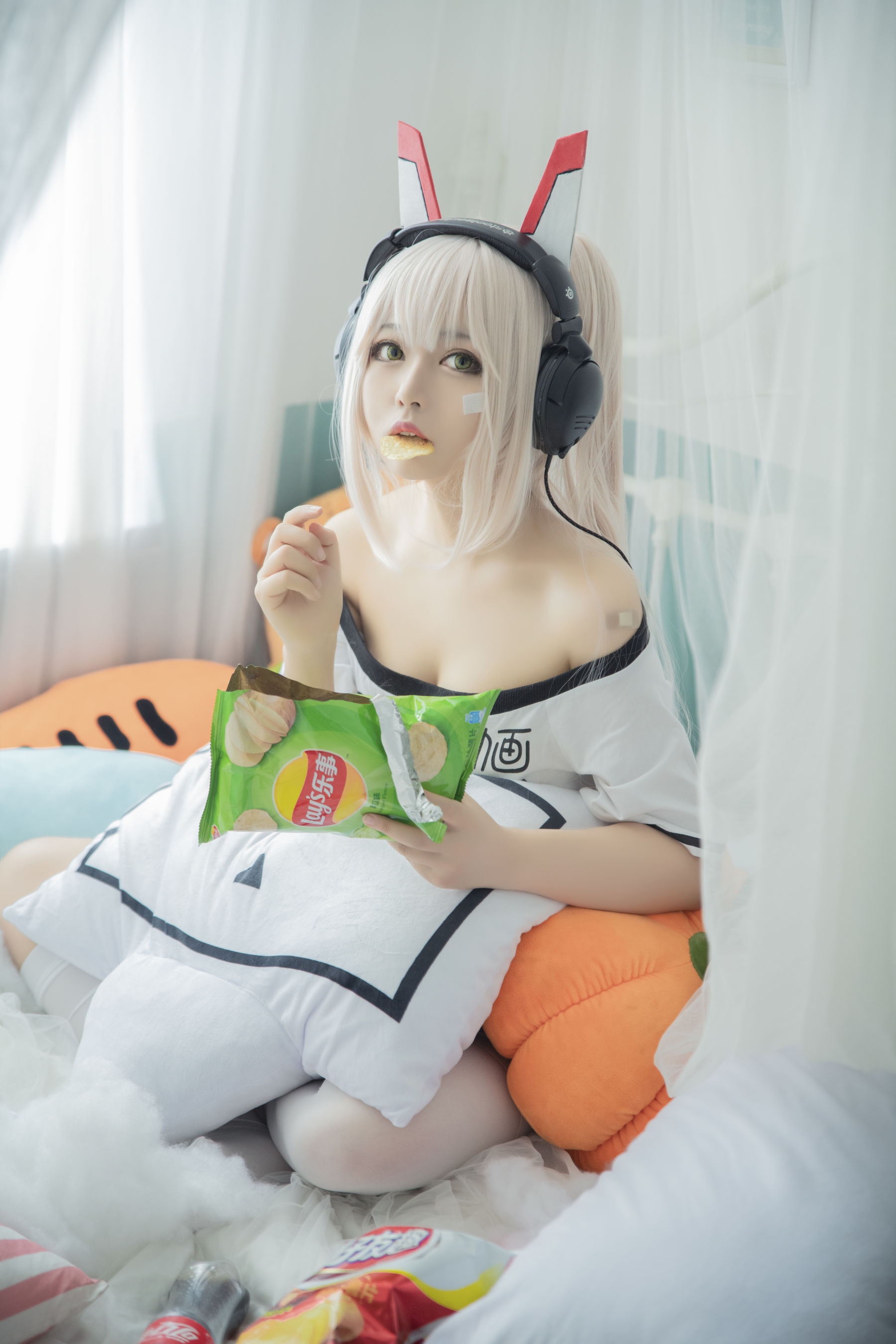 大眼萌妹黑猫猫OvO – 肥宅凌波 [19P]