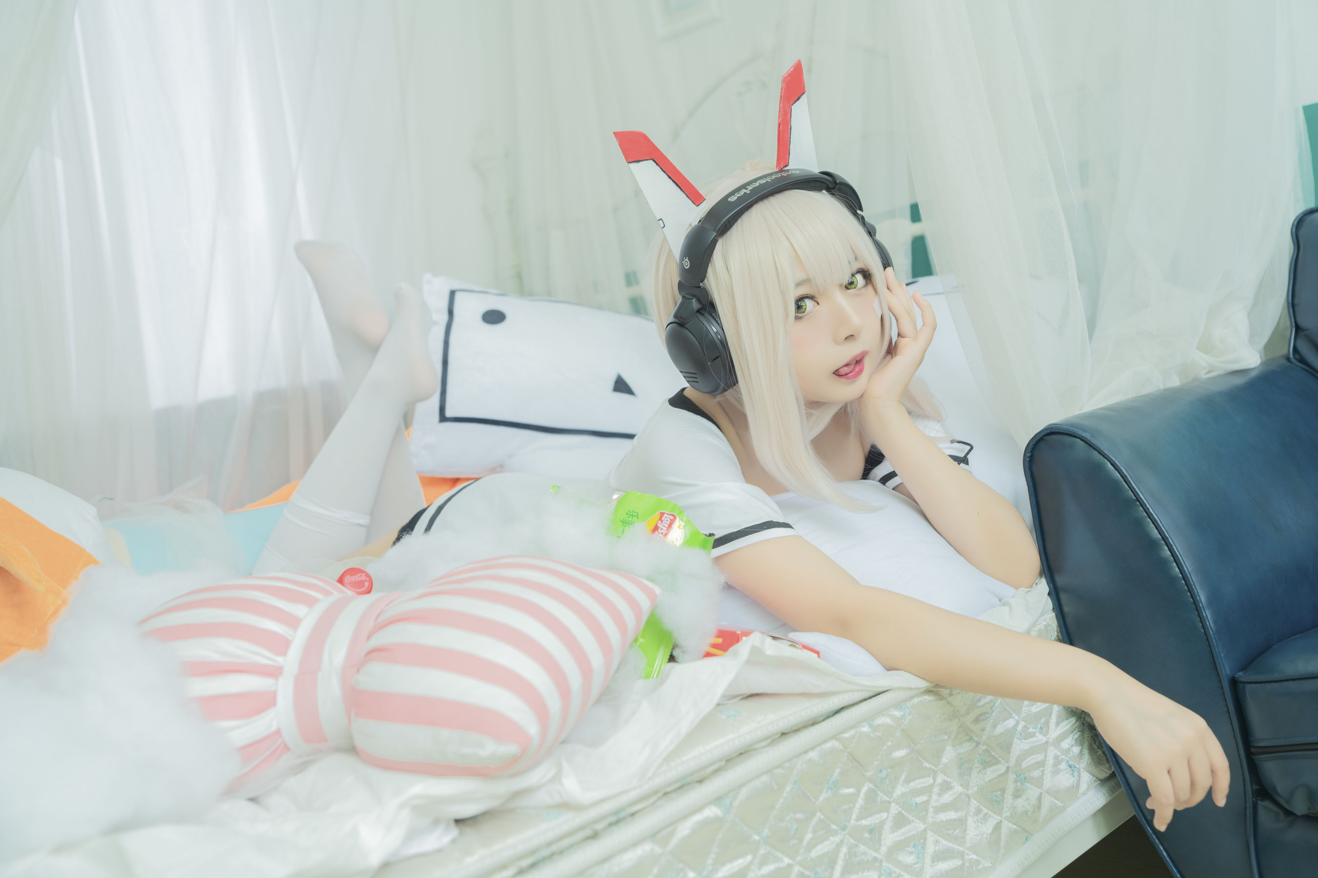 大眼萌妹黑猫猫OvO – 肥宅凌波 [19P]