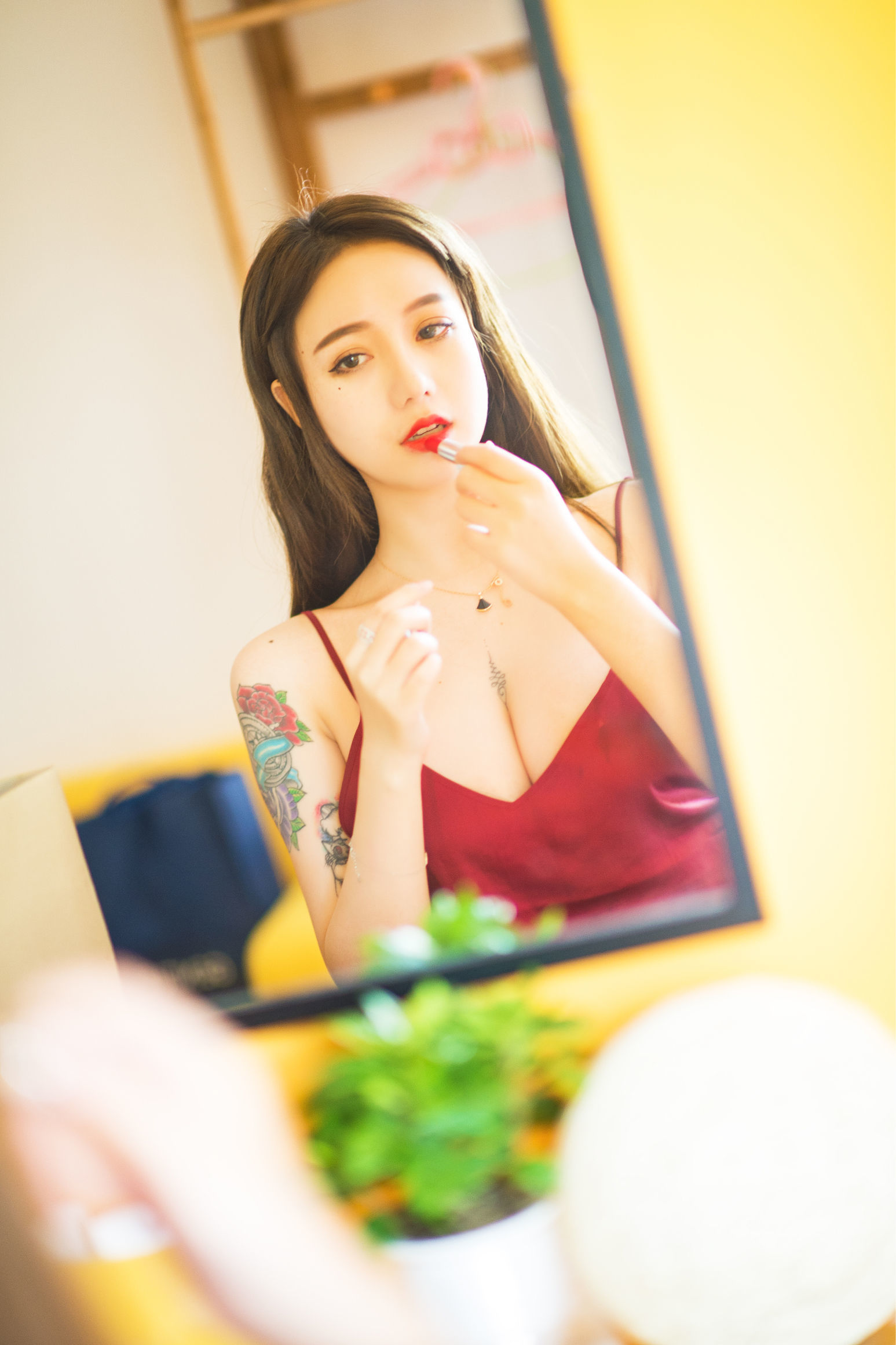 [萝莉COS] 洛丽塔大哥 – 吊带睡衣 [14P]