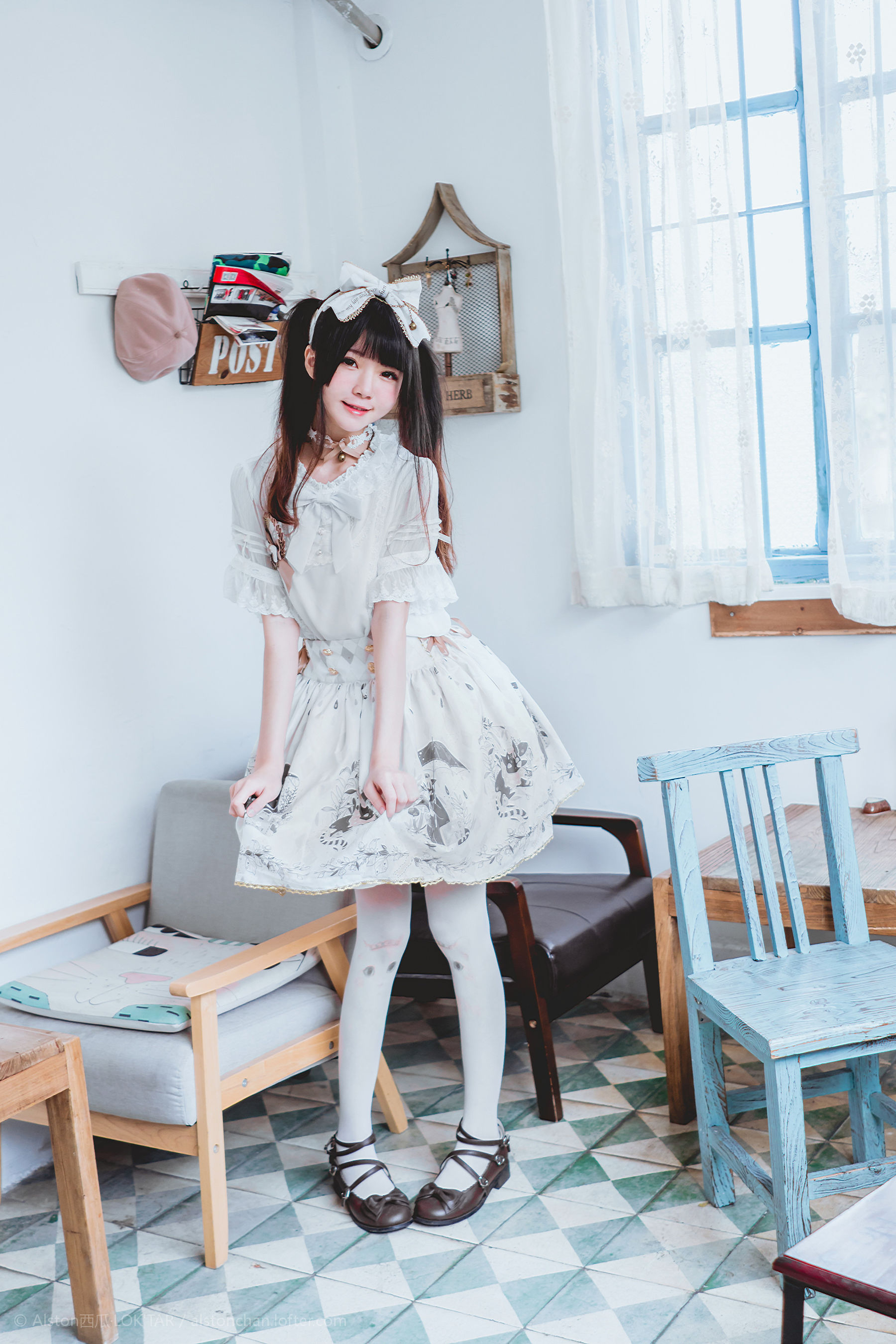 桜桃喵 雨中的猫 [10P]