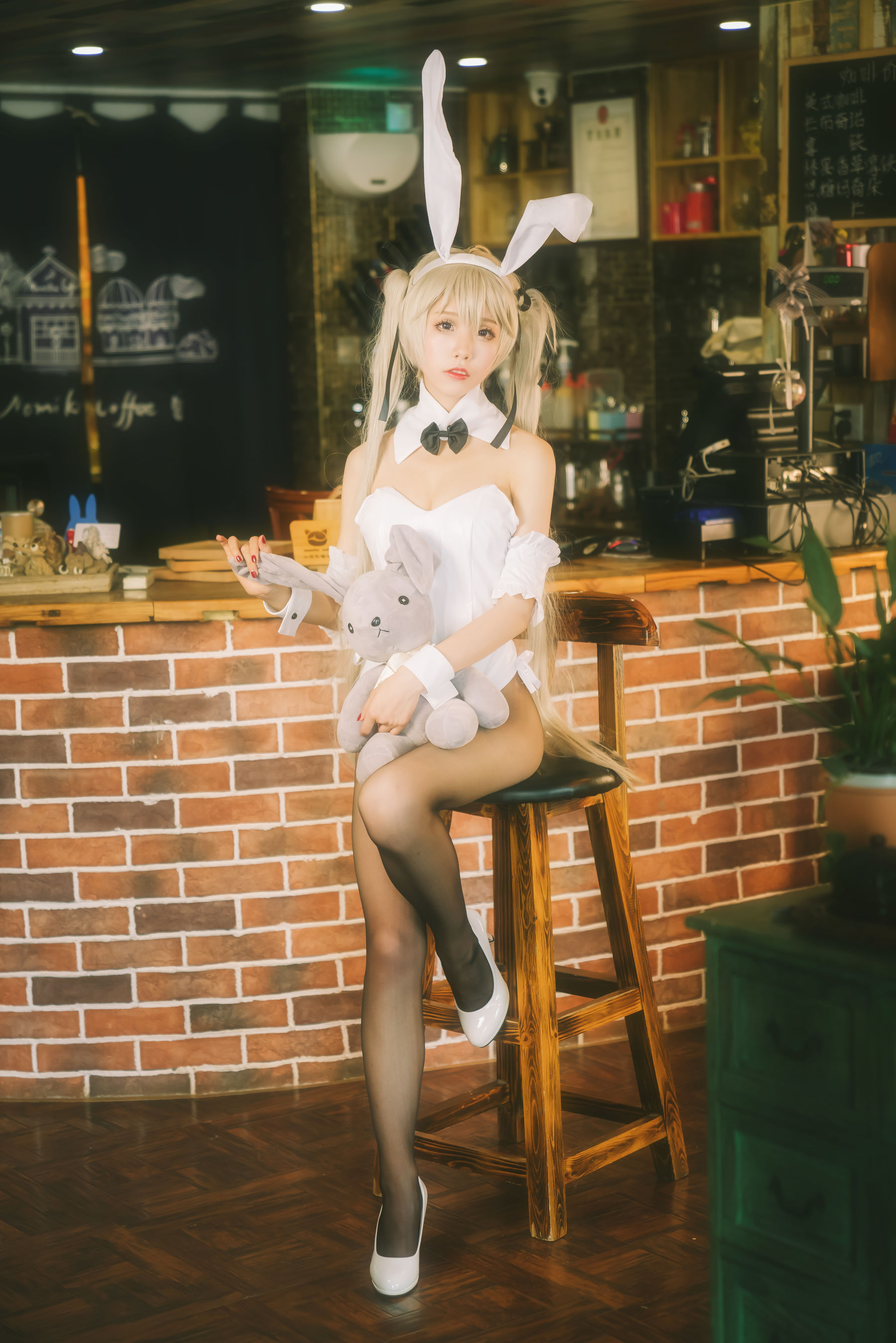 [Cosplay写真] 动漫博主水淼aqua – 穹妹兔女郎 [9P]