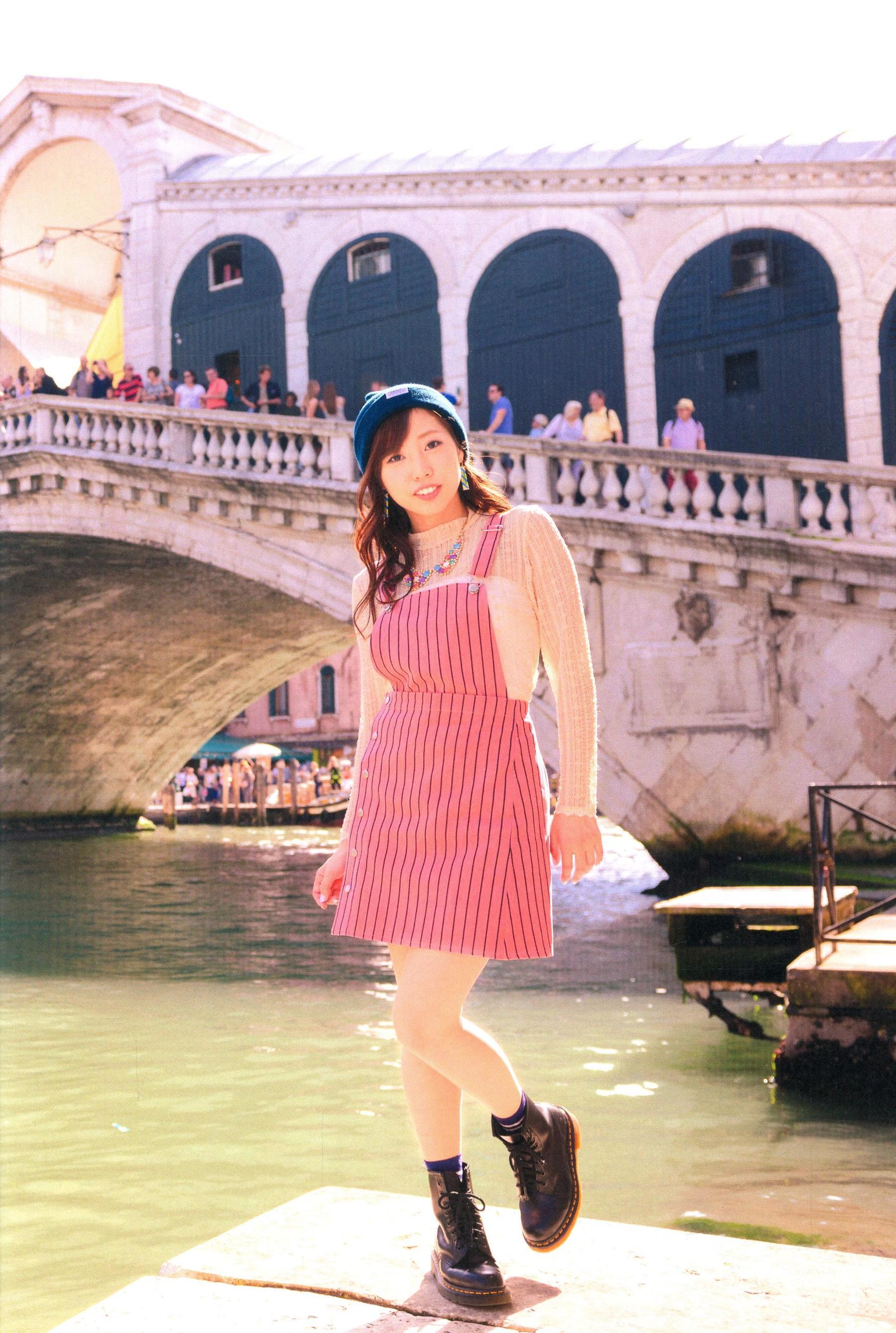 楠田亜衣奈 ファーストソロ写真集「くすくすくっすん」 [126P]