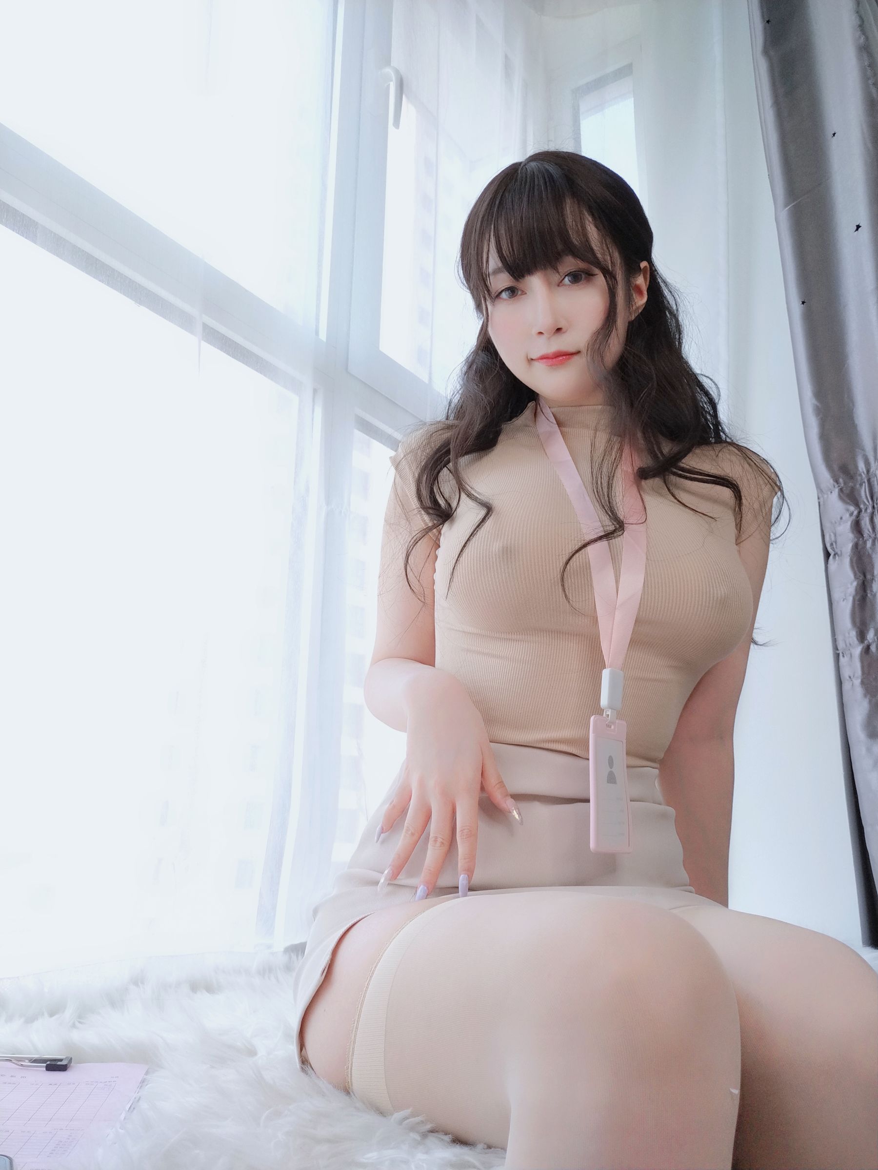 Coser小姐姐白银 – 仕事中の後輩 [22P]