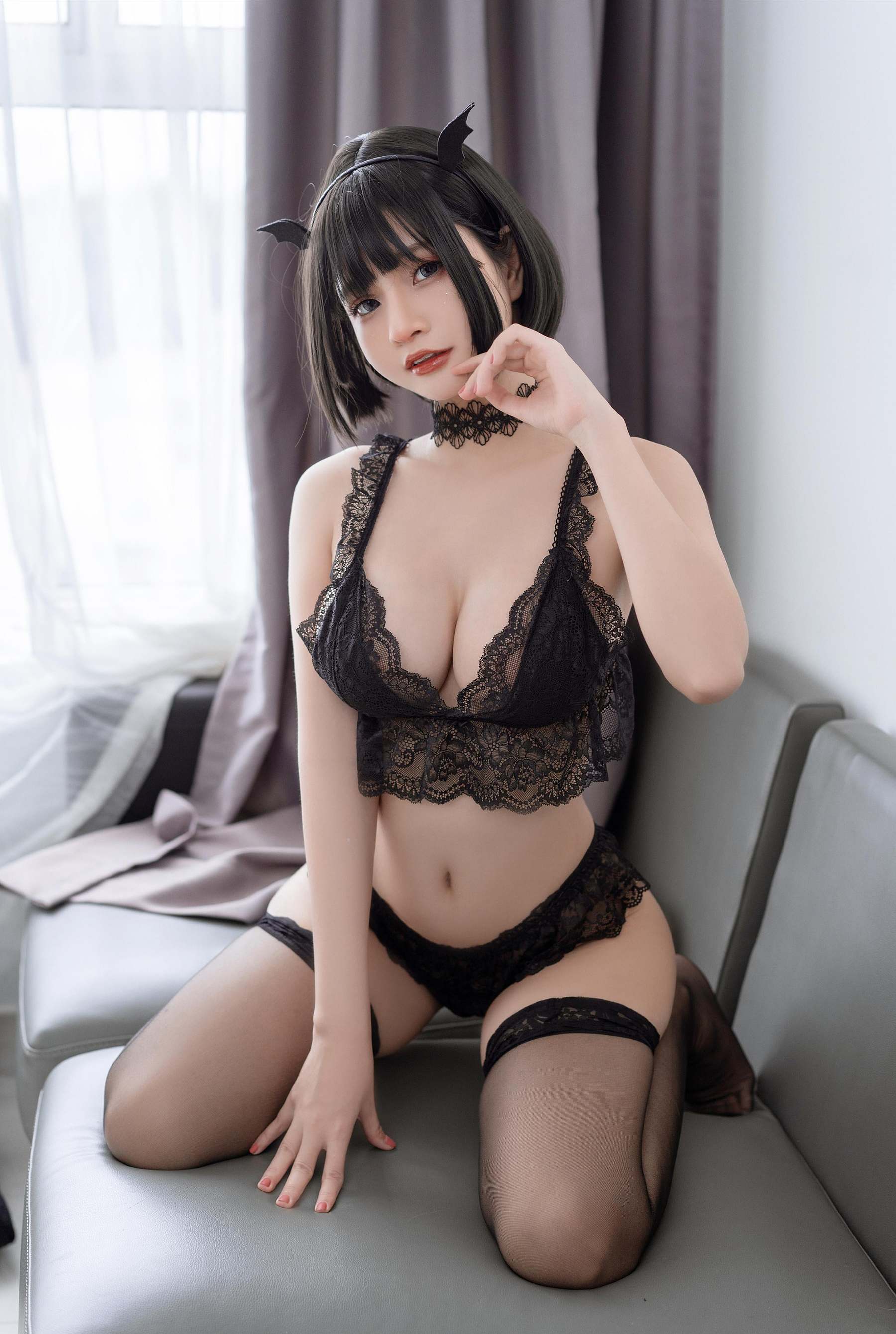 Azami福利 – Black Lace [16P]