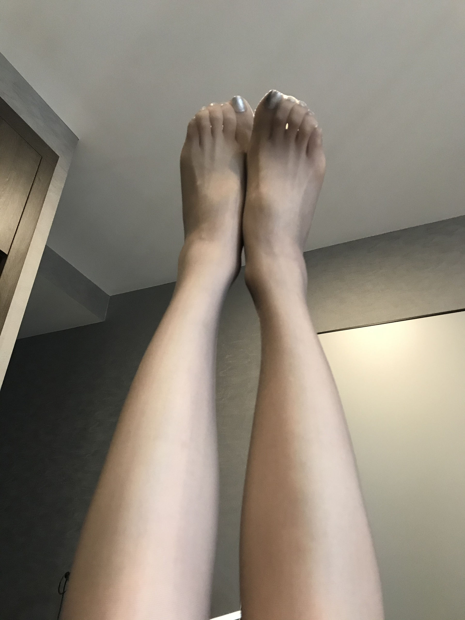 丝足博主麋鹿_Monroe 2020.06.23 寂寞黑丝 [17P]