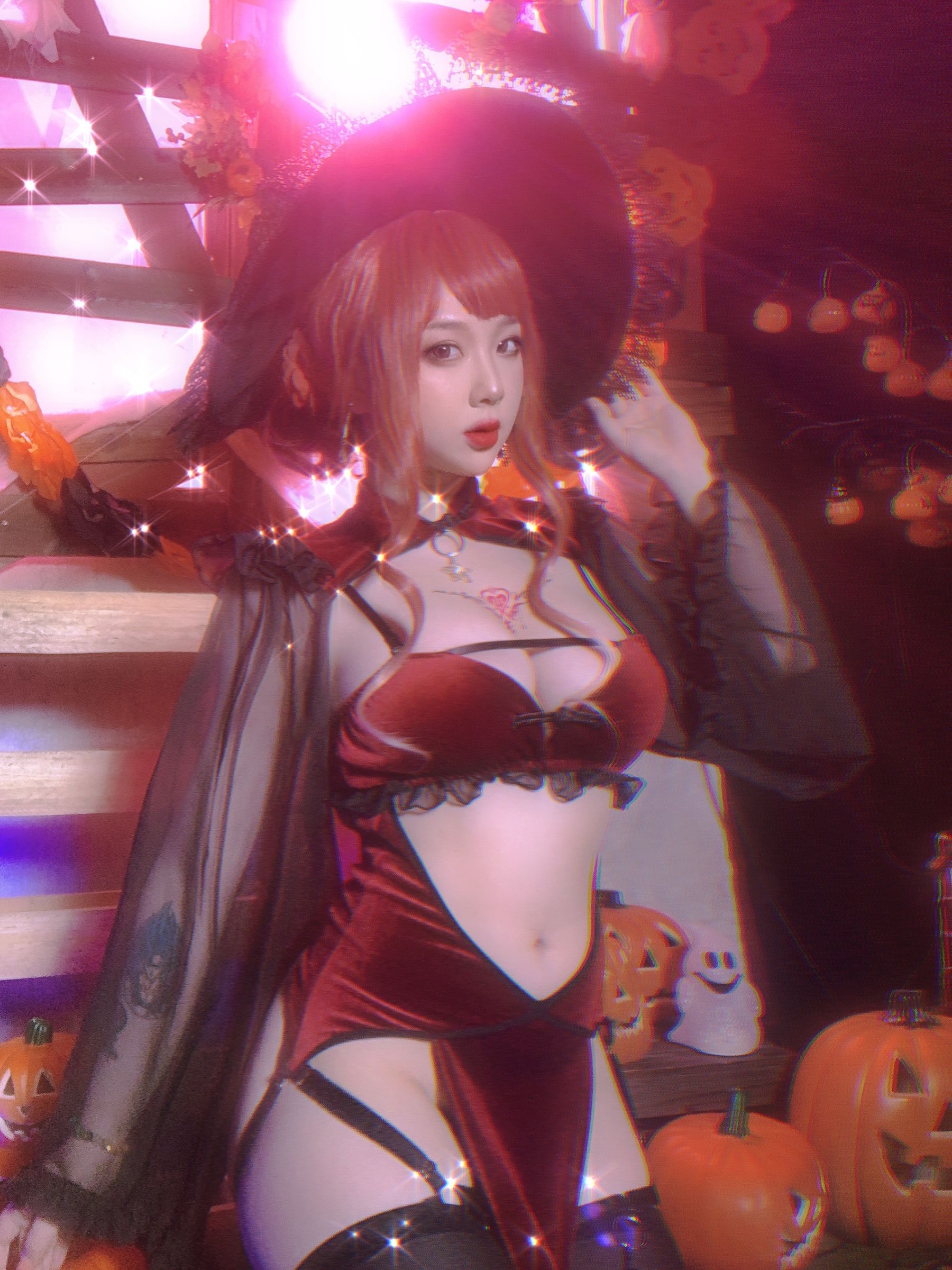 皮皮奶可可爱了啦 – 万圣节女巫 [48P]