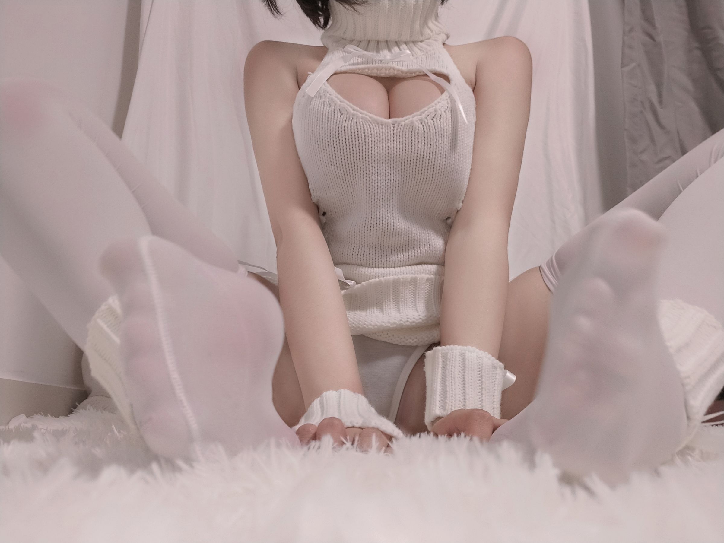 萌系小姐姐蜜汁猫裘 – 白丝毛衣 [40P]