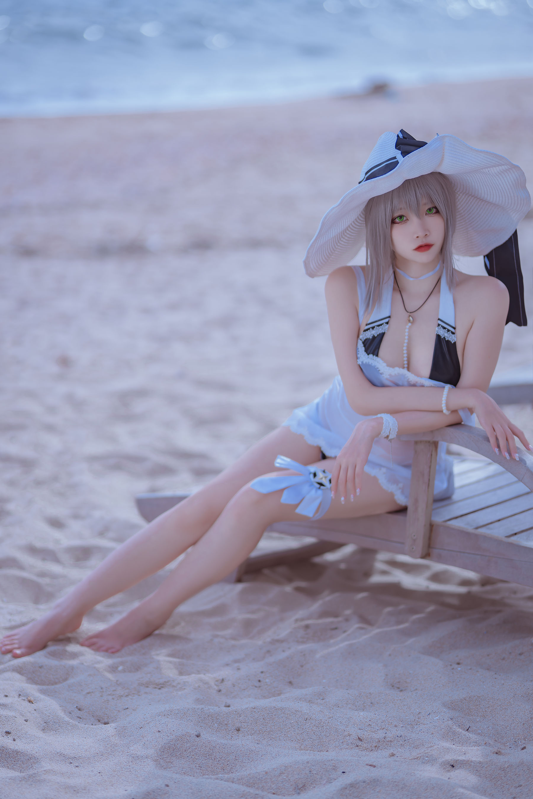 人气Coser二佐Nisa – 碧蓝 天鹰泳装 [20P]