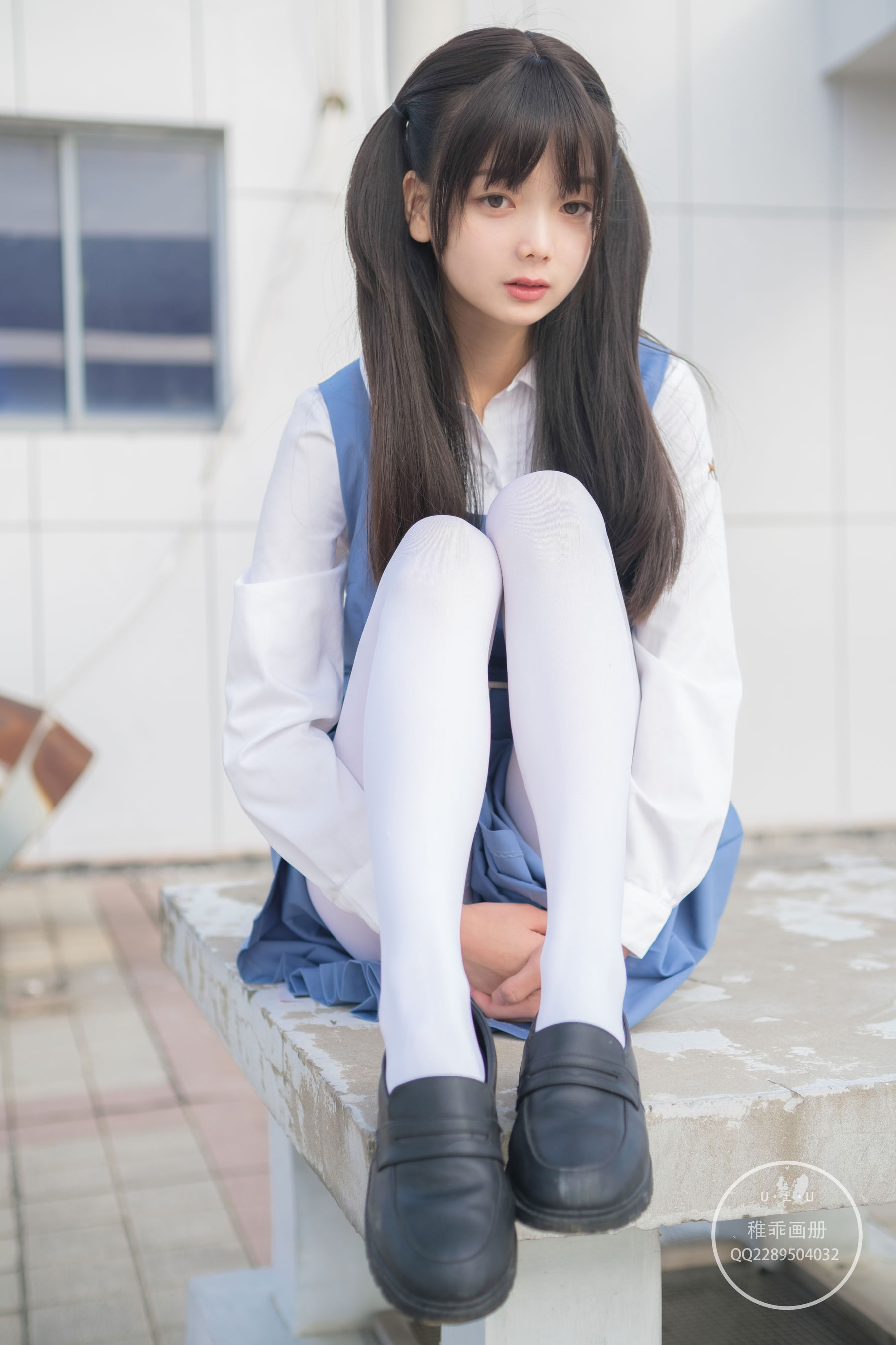 柴系小乖(稚乖画册) – 夜夜 天台真空80D白丝 [79P]