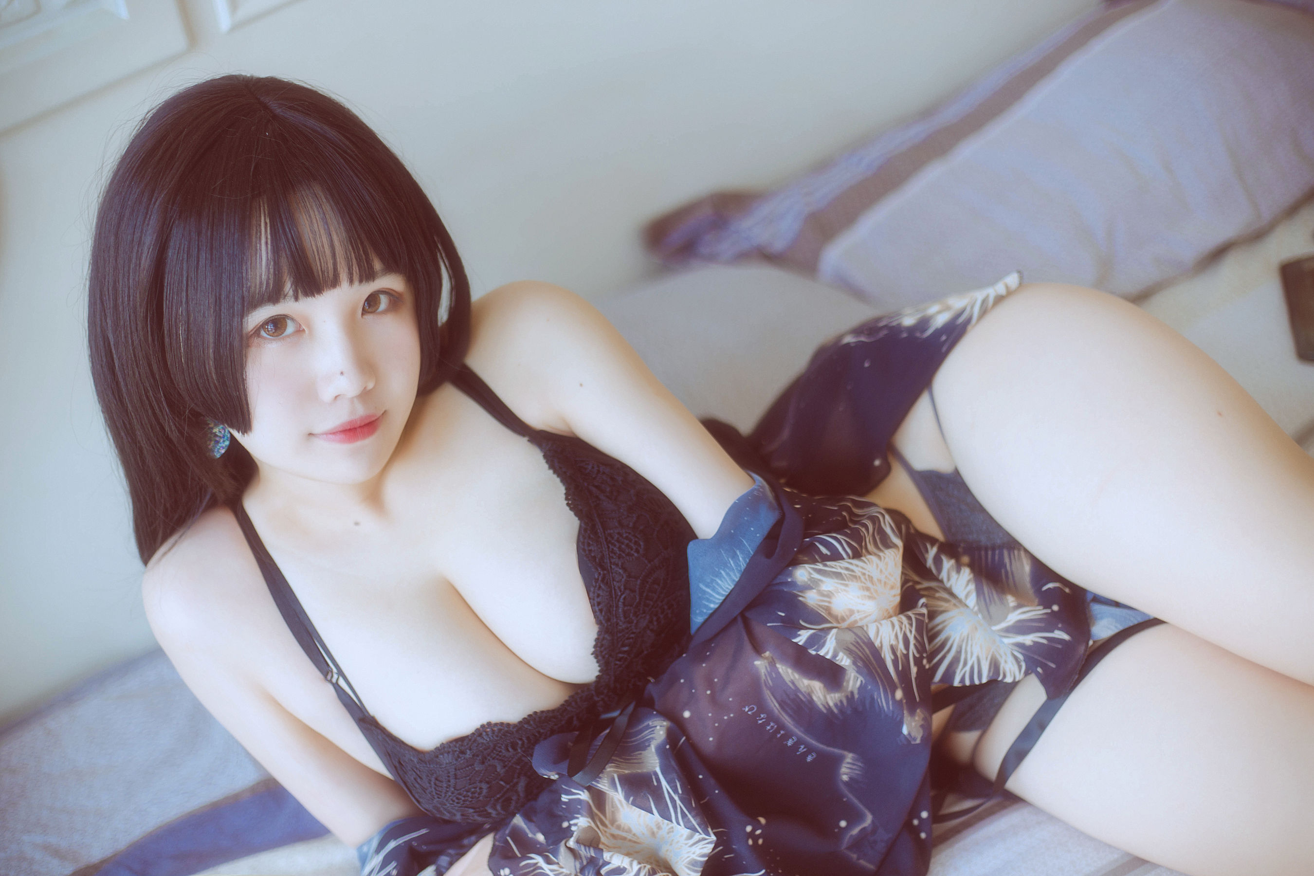 草半半宝宝 – 黑色吊带 [23P]