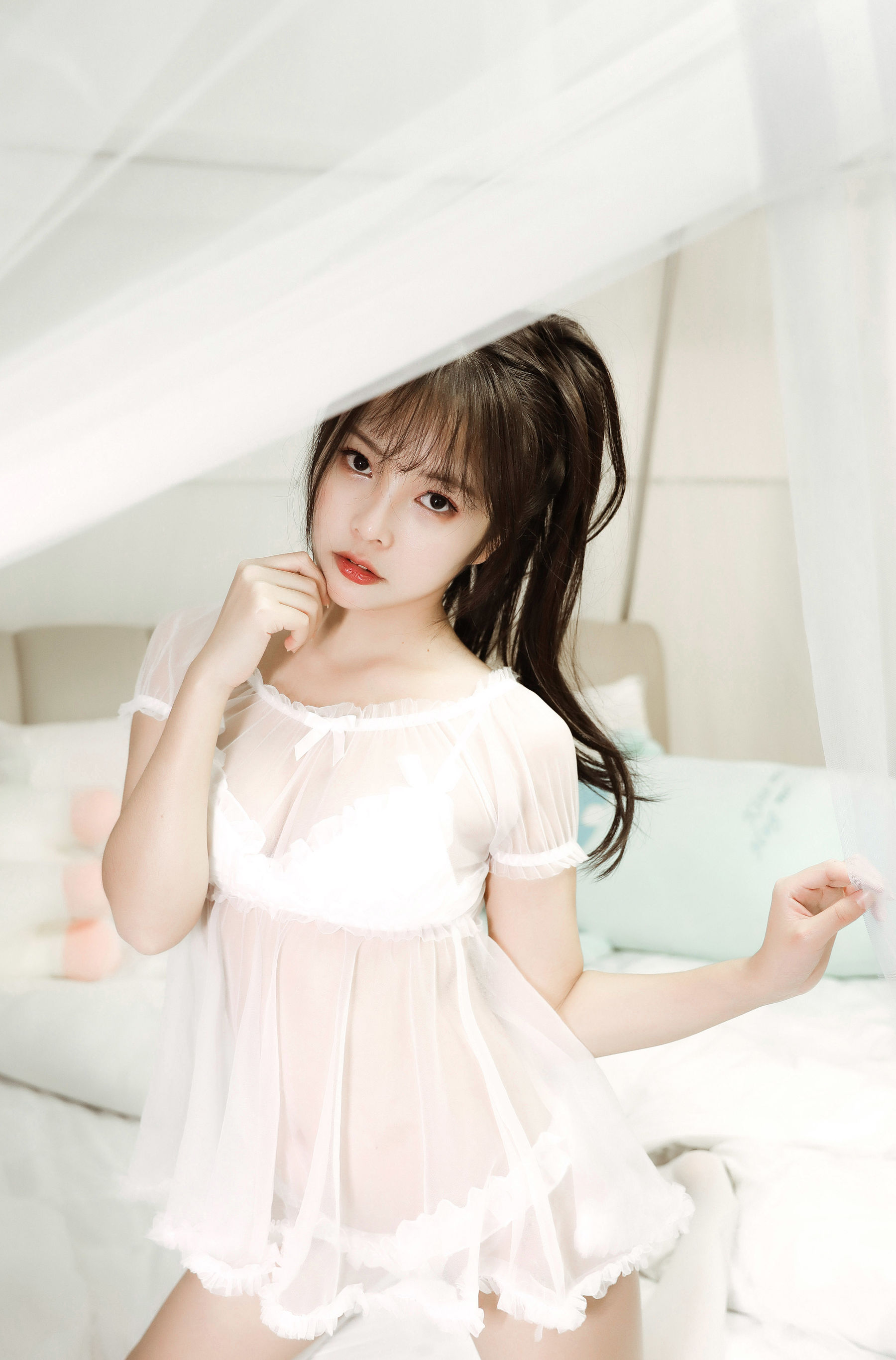 [Cosplay写真] 苏嫣嫣阿姨 – 白色猫耳头饰 [10P]