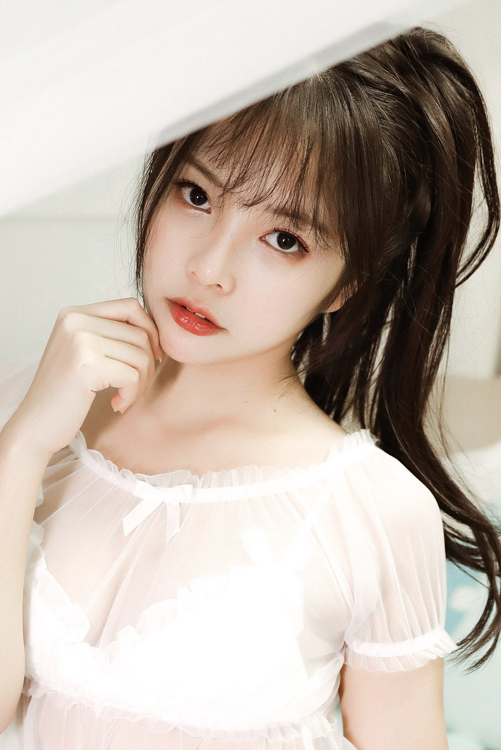 [Cosplay写真] 苏嫣嫣阿姨 – 白色猫耳头饰 [10P]